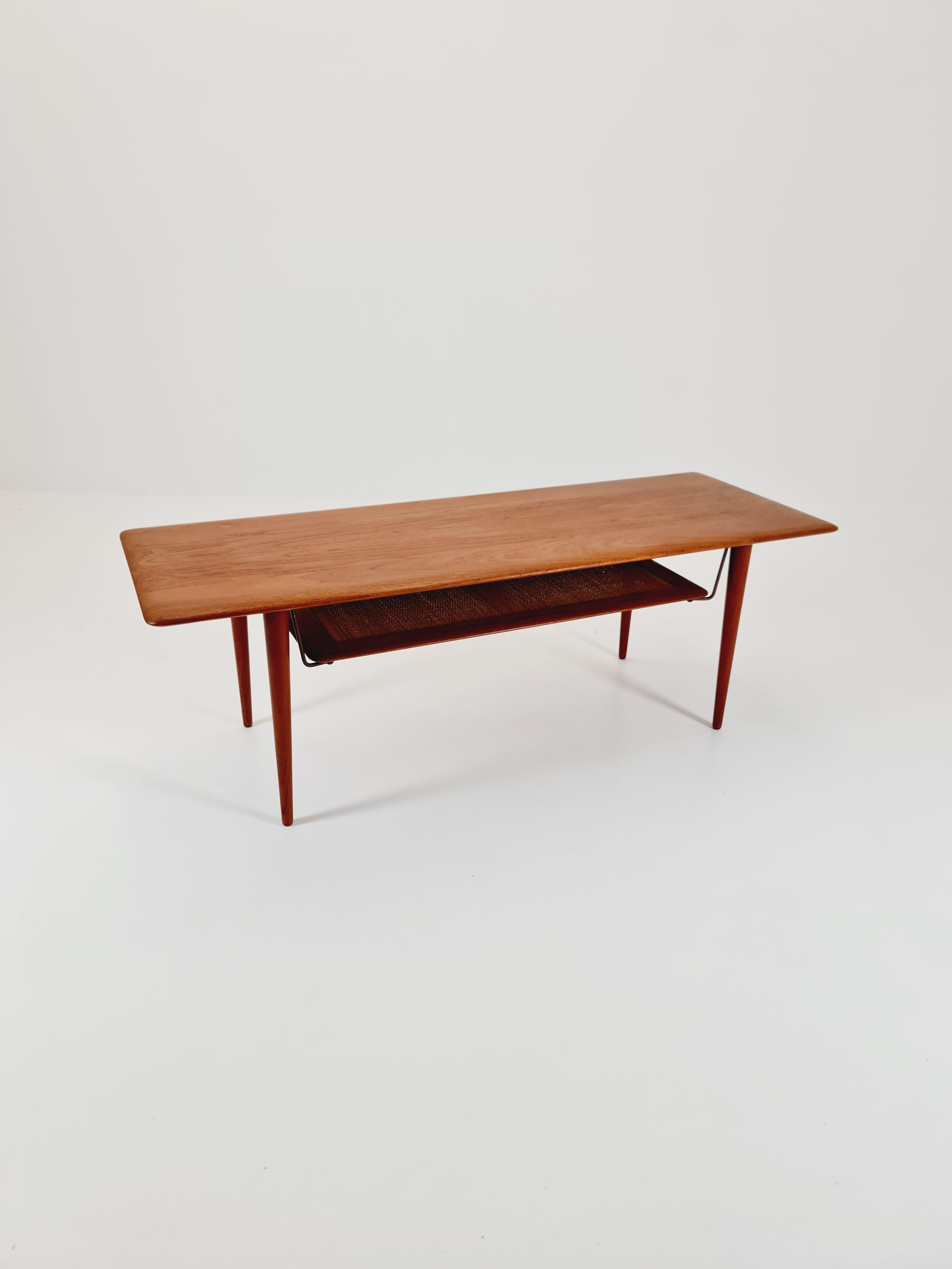 Dänischer Couchtisch aus Teakholz von Peter Hvidt &Orla Mølgaard  für France und Søn, 1960 im Angebot 2