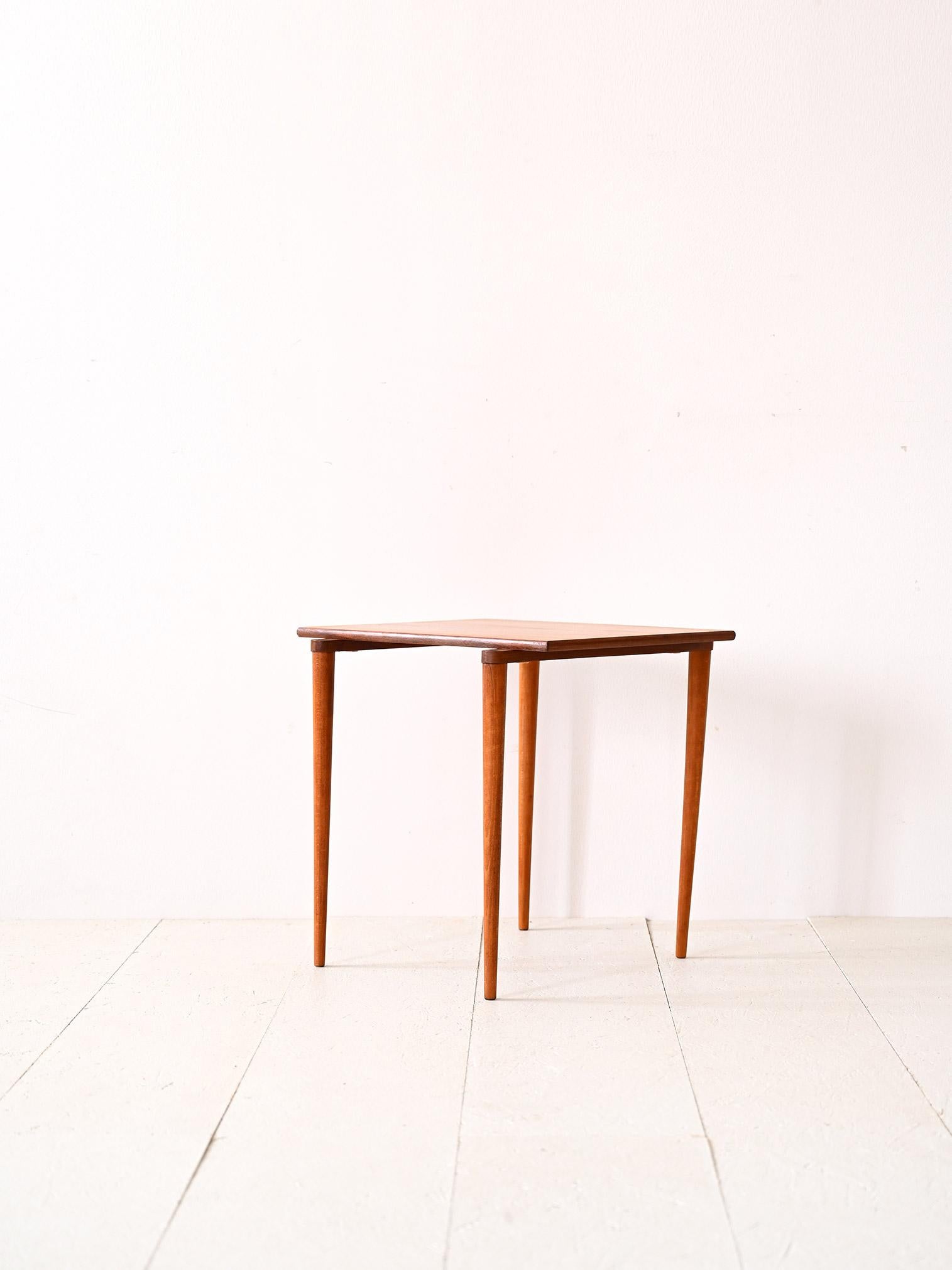 Scandinavian Modern Danish Teak Coffee Table For Sale