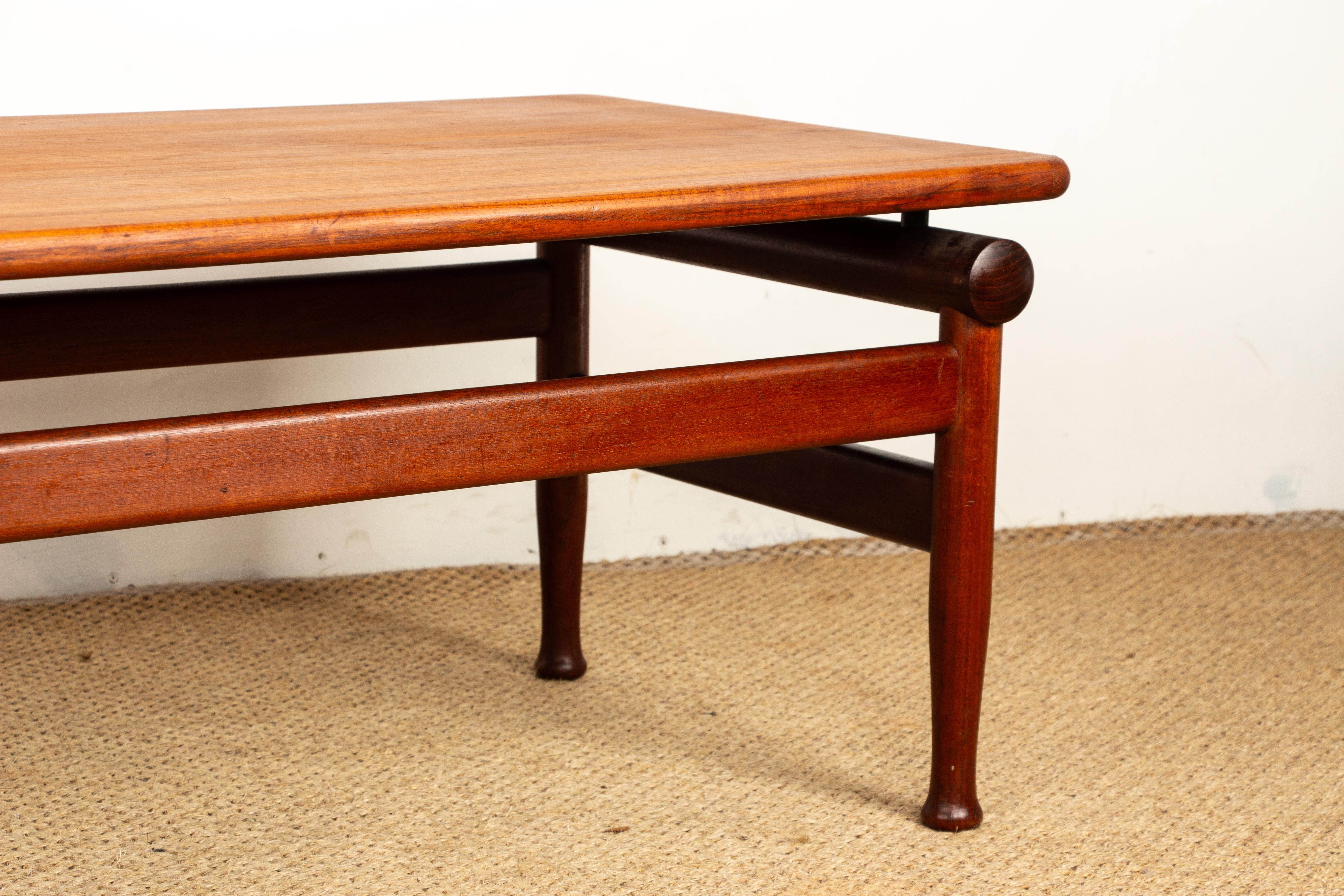 Table basse ou banc de salle en teck danois, Kai Lyngfeld-Larsen/Søborg Mobelfabrik Excellent état - En vente à JOINVILLE-LE-PONT, FR