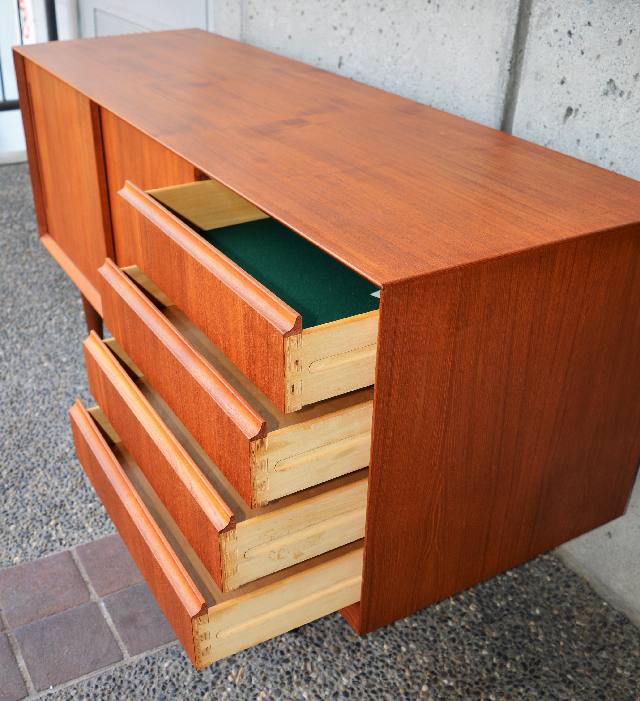 Mid-20th Century Danish Teak Compact Credenza with Left Bank of Drawers & Two Sliders, Alderslyst