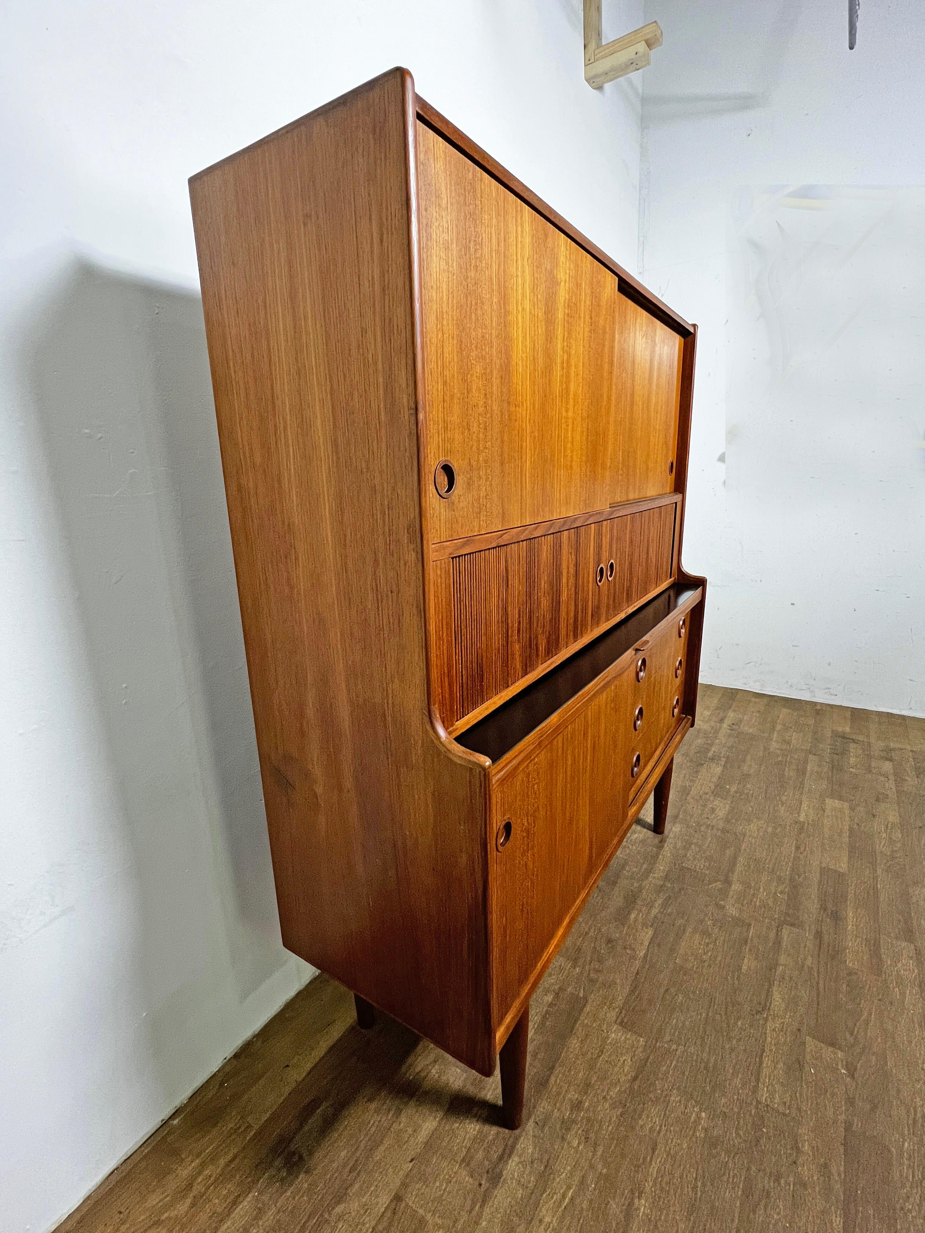 Danish Teak Credenza Attributed to Johannes Anderson, Circa 1960s 10