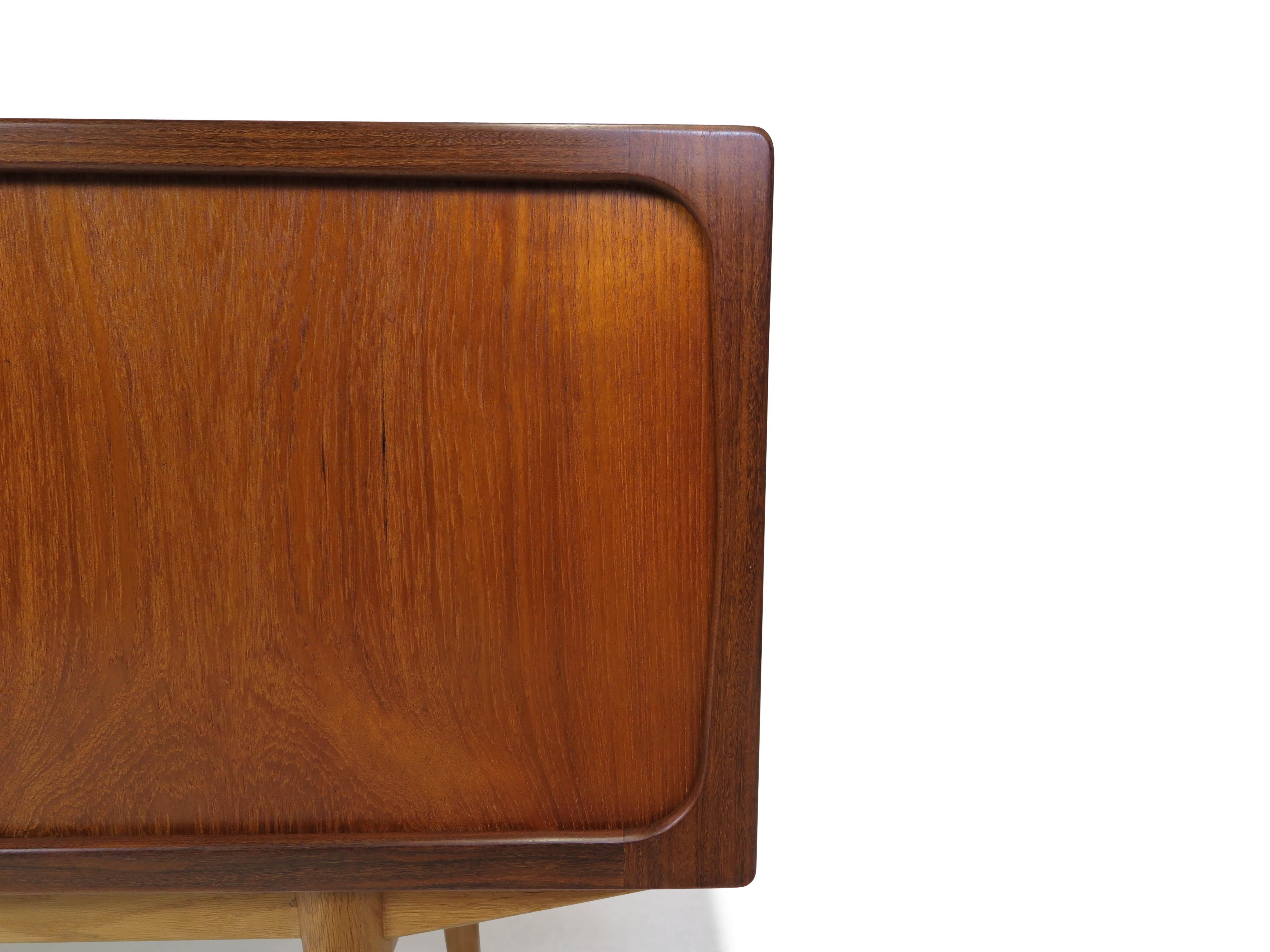 Danish Teak Credenza with Center Mirrored Bar In Excellent Condition For Sale In Oakland, CA