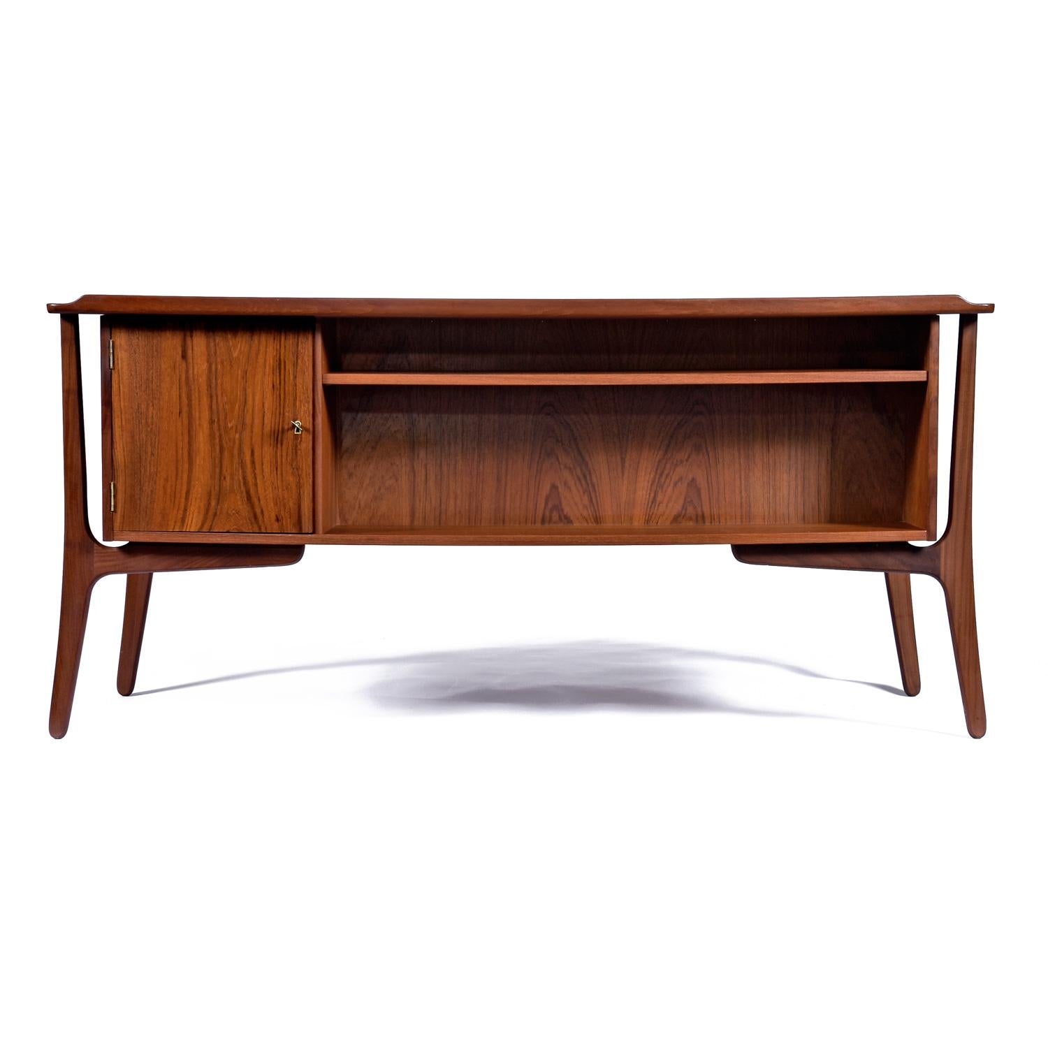 Danish Teak Curved Top Desk with Bookcase Cabinet by Svend Madsen for HP Hansen In Excellent Condition In Chattanooga, TN