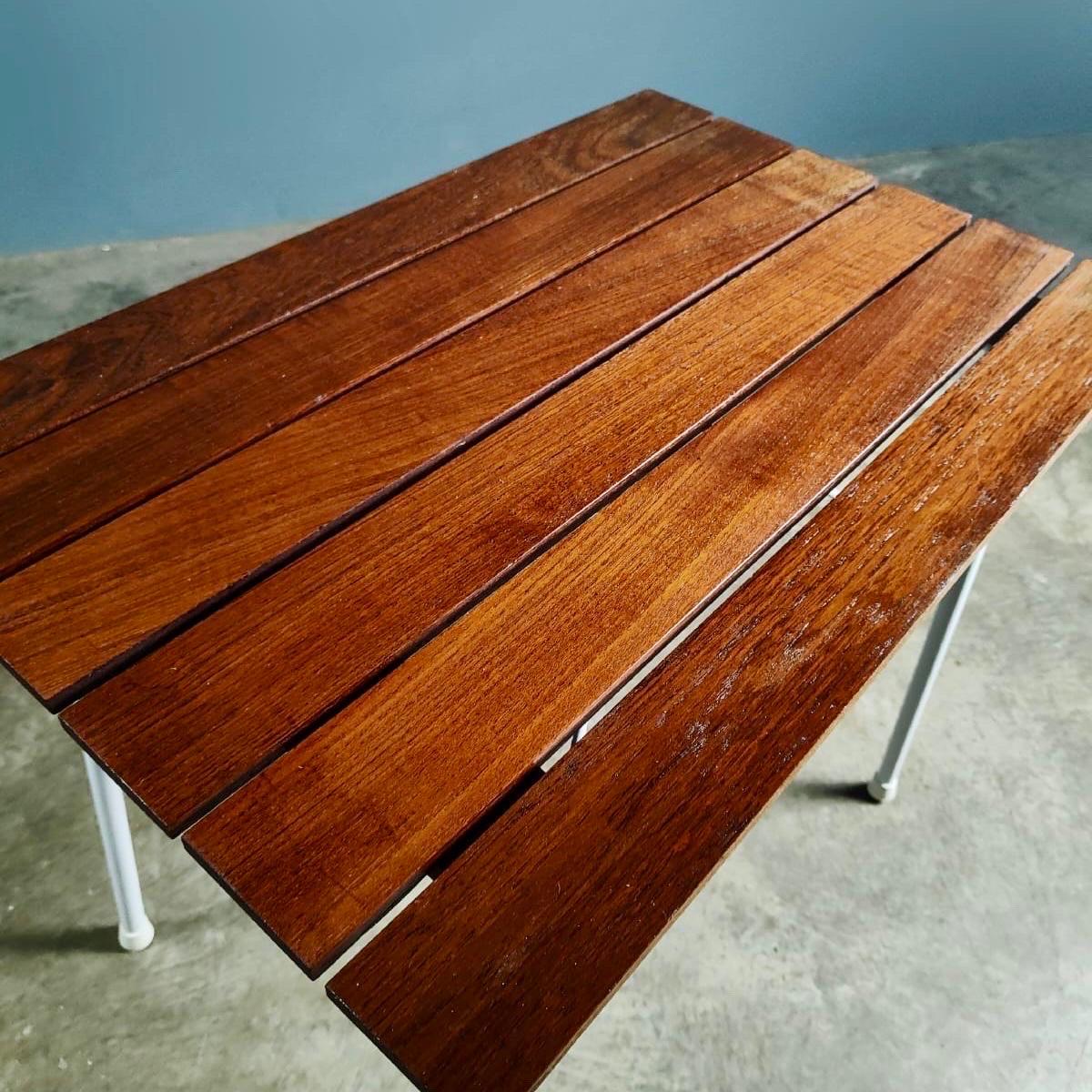 Daneline BKS 4 sillas y mesa apilables de jardín Mid Century Vintage en venta 6