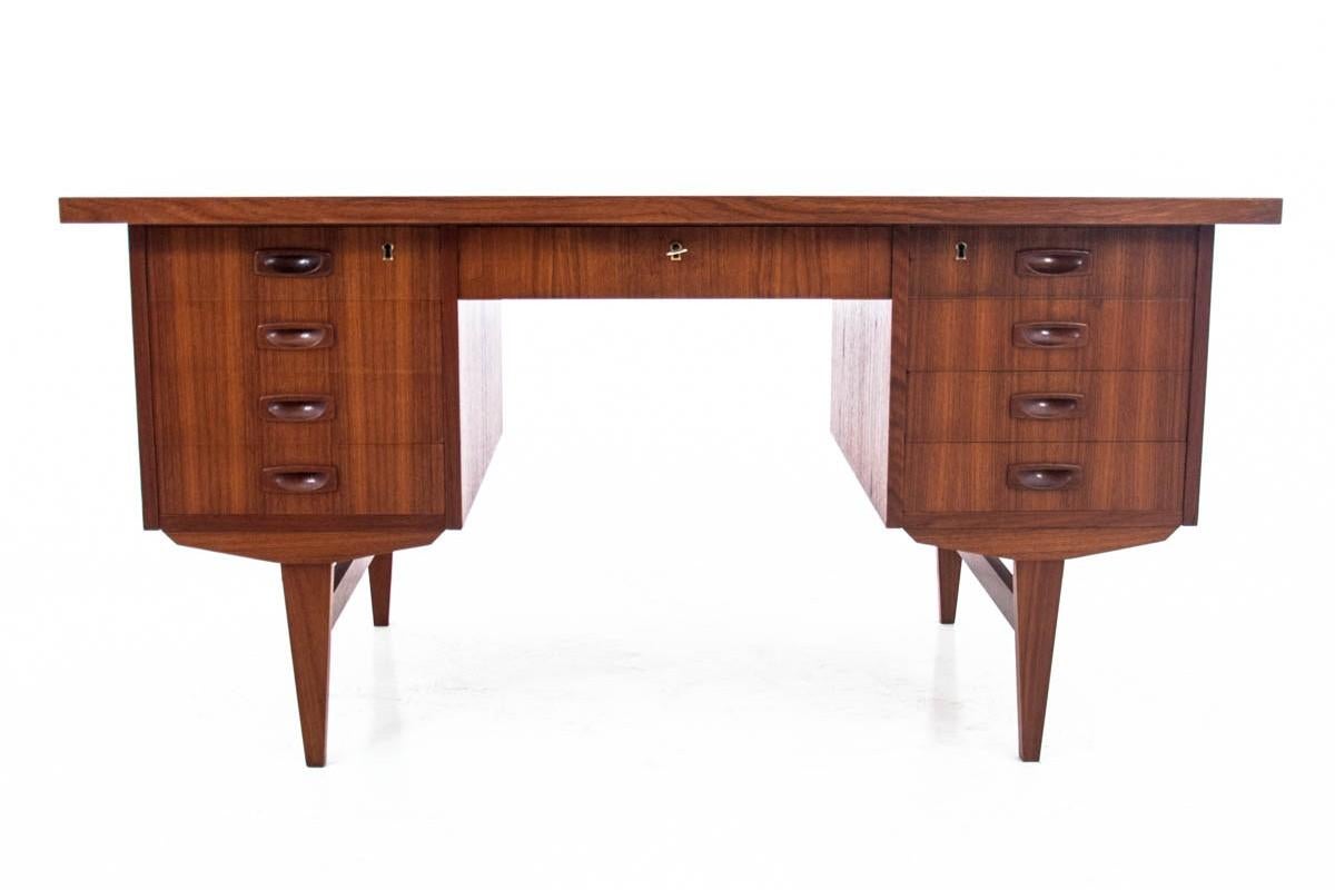 Scrivania danese, teak, anni '60

Ottime condizioni.

Origine: Danimarca

Dimensioni: altezza: 74 cm, larghezza: 145 cm, profondità: 75 cm

  
