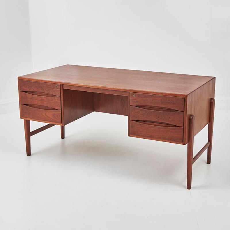 Danese Scrivania danese in teak di Christian Møller per Chr. Møller Møbelsnedken, anni '60 in vendita