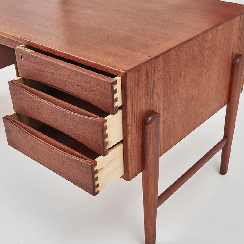 Scrivania danese in teak di Christian Møller per Chr. Møller Møbelsnedken, anni '60 in vendita 2