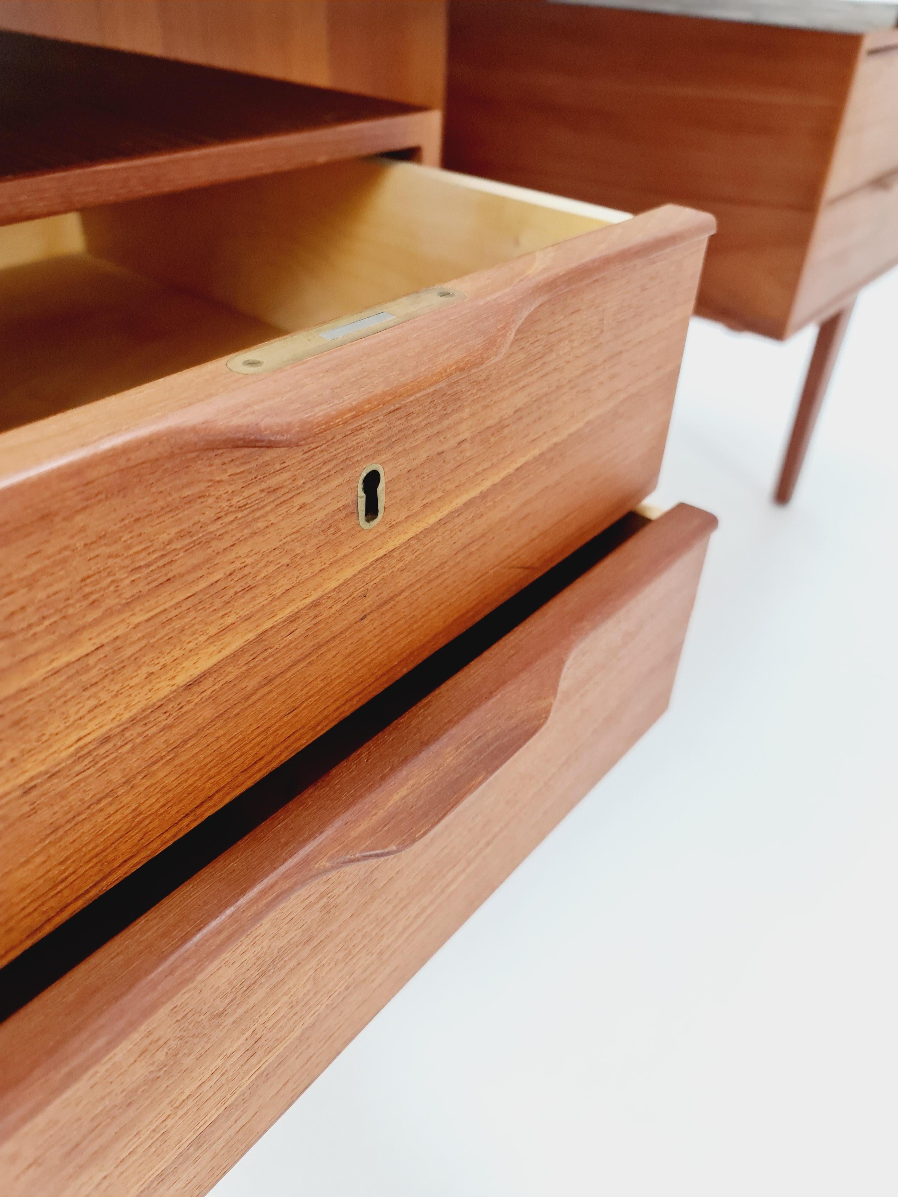 Scrivania danese in teak di Henning Jorgensen per Fredericia Denmark, anni '60 in vendita 4