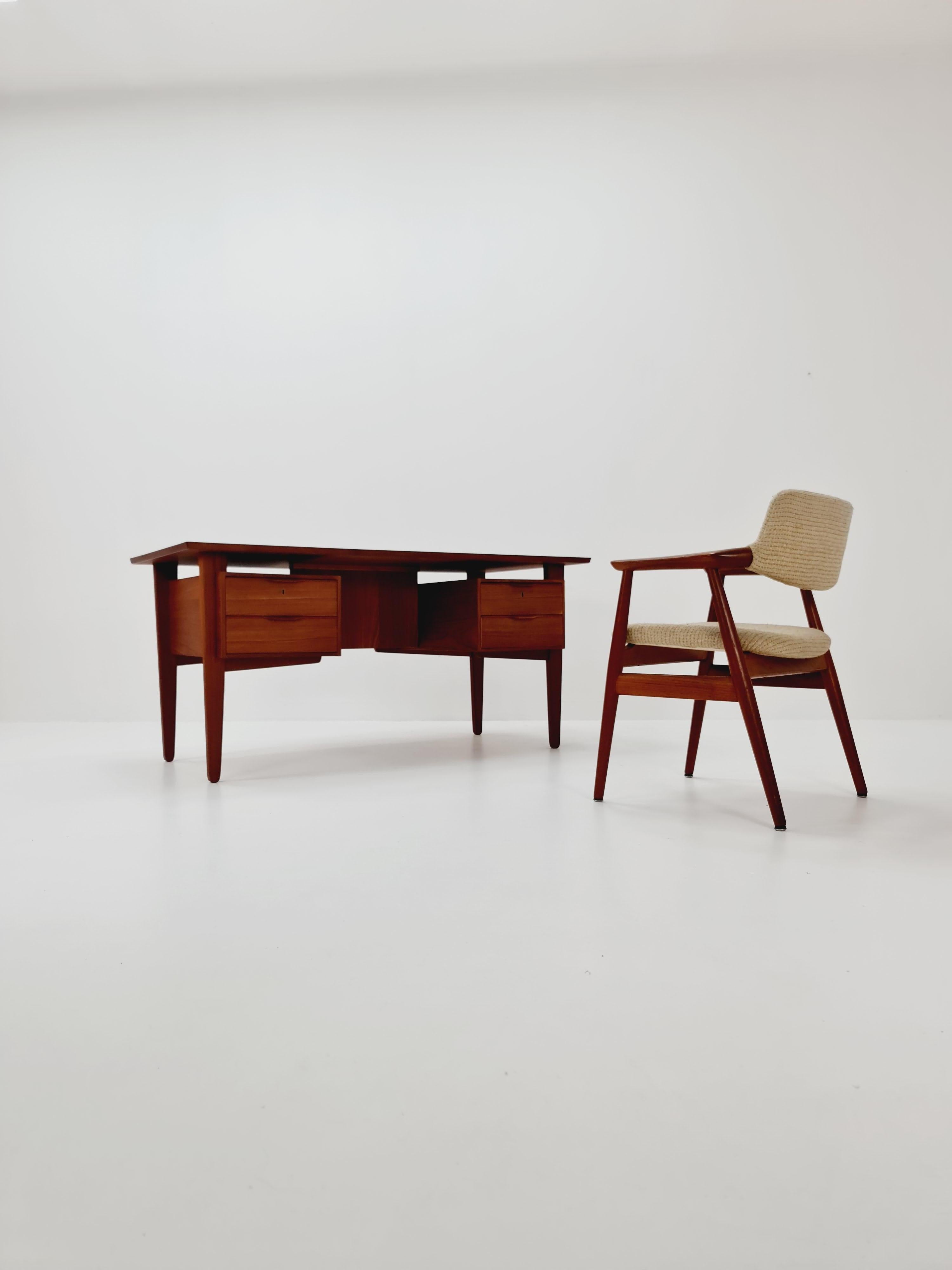 Scrivania danese in teak di Henning Jorgensen per Fredericia Denmark, anni '60 in vendita 13