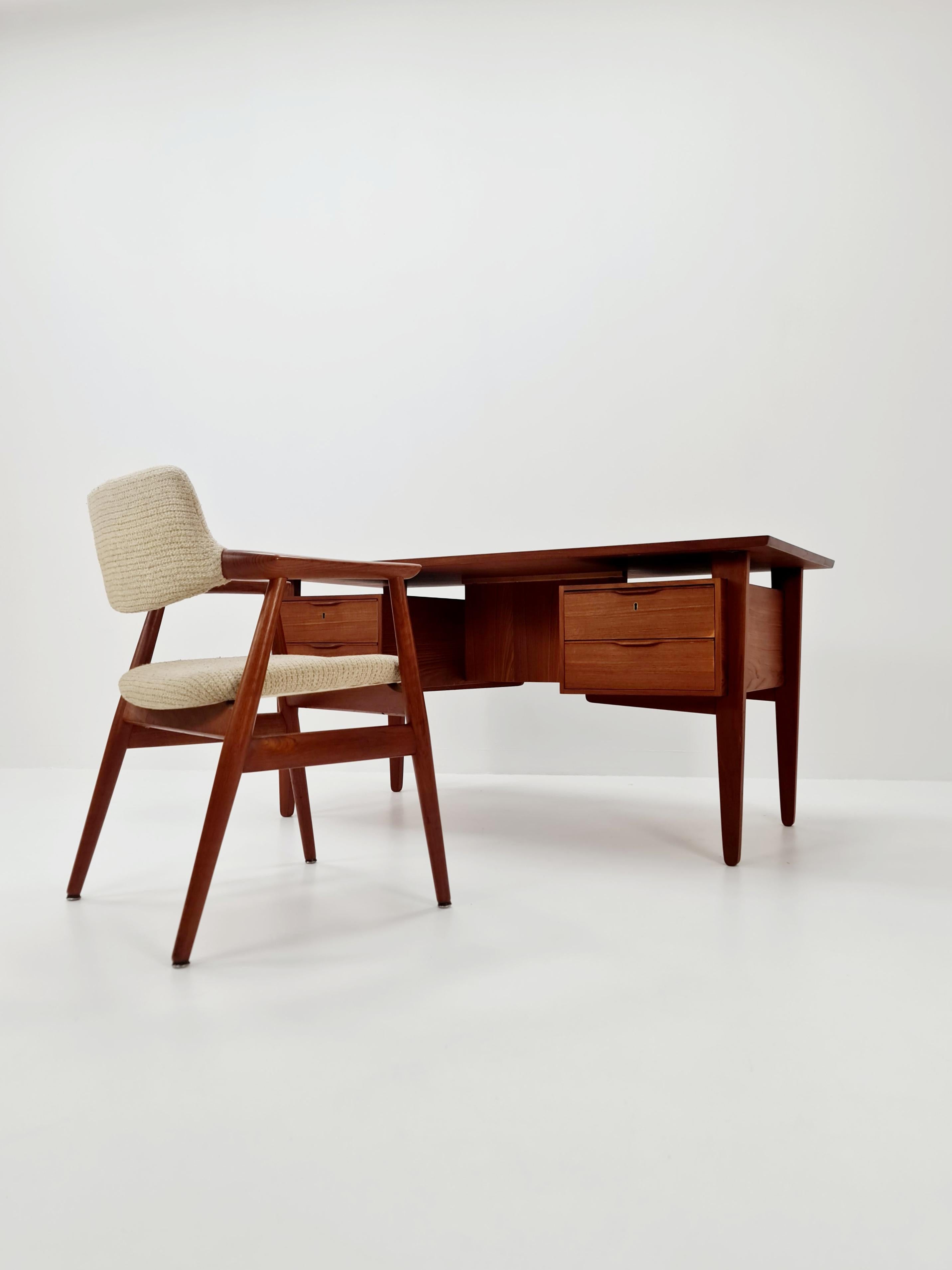 Danese Scrivania danese in teak di Henning Jorgensen per Fredericia Denmark, anni '60 in vendita
