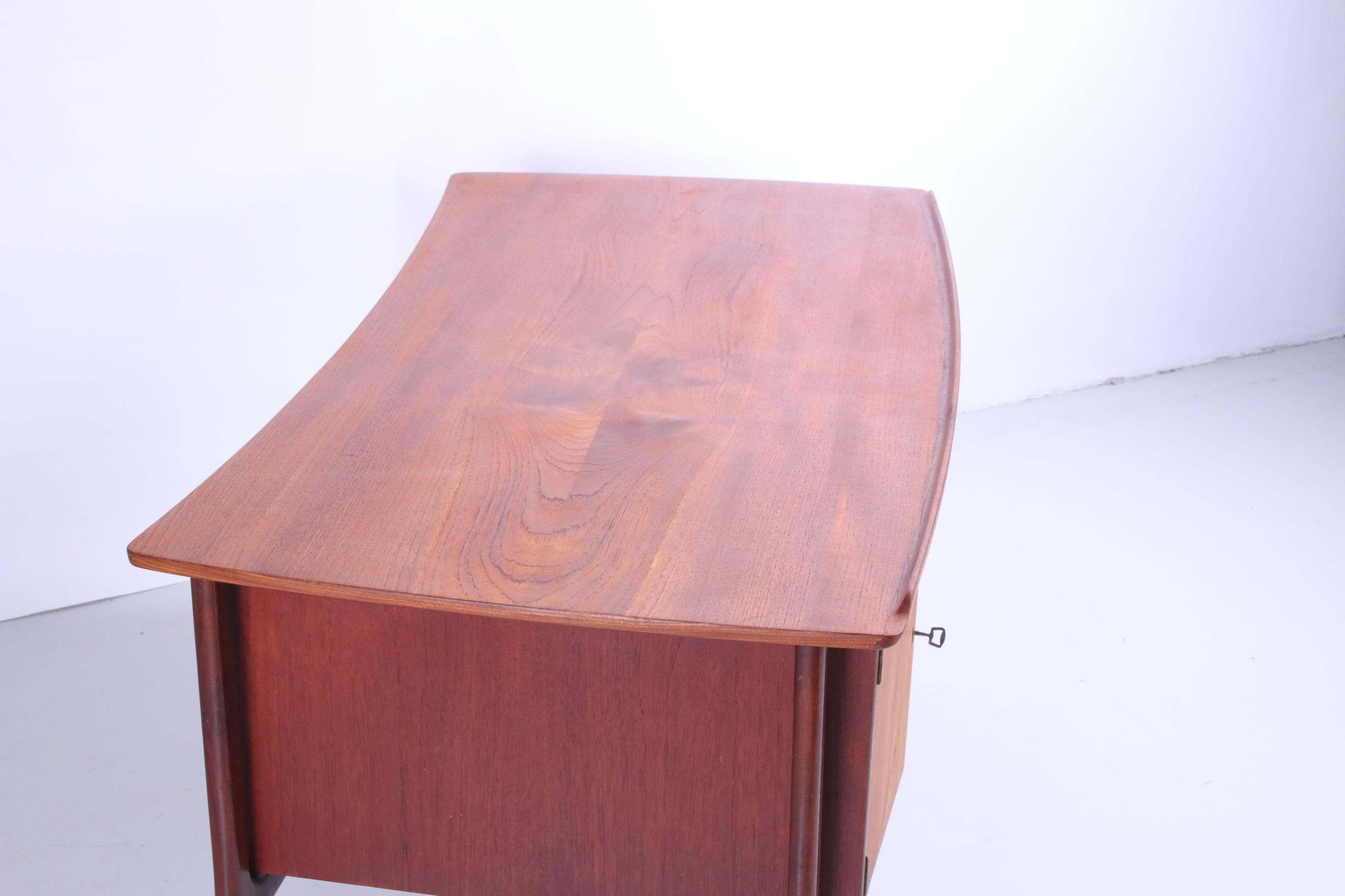 Mid-20th Century Danish Teak Desk by Svend Aage Madsen for HP Hansen, 1960s