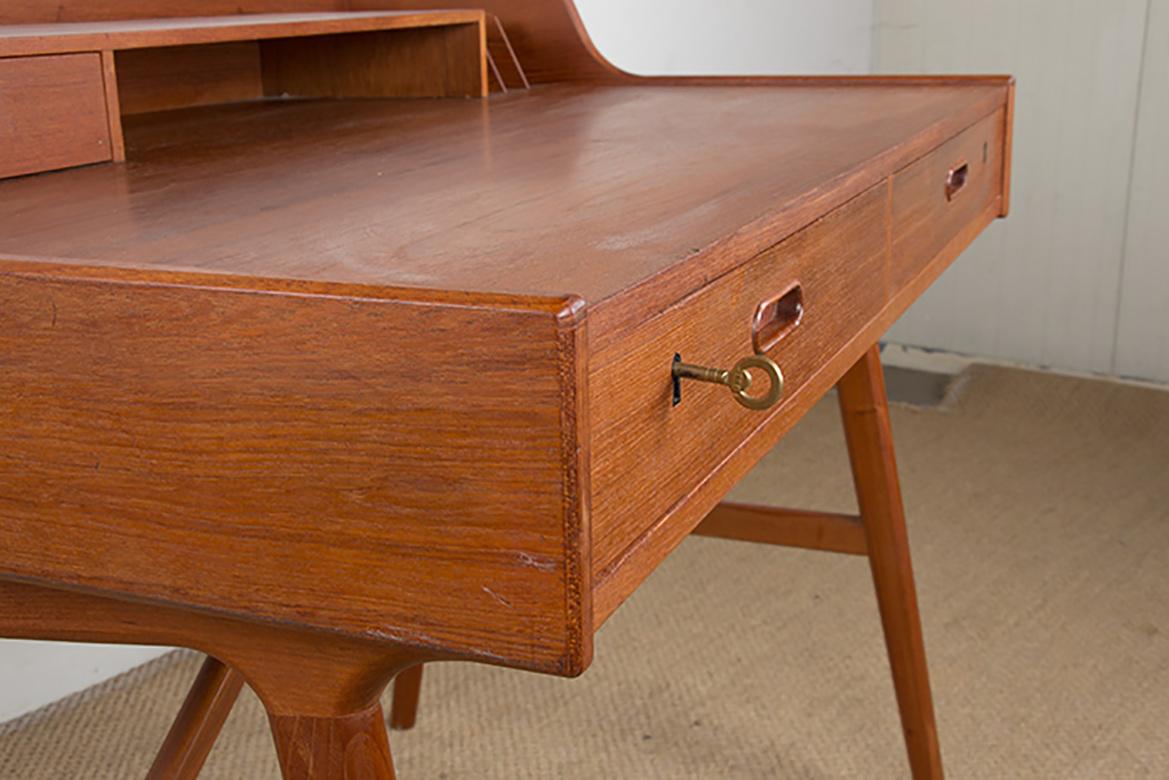 Scrivania danese in teak, modello 56, di Arne Wahl Iversen per Vinde Mobelfabrik 1960. in vendita 8