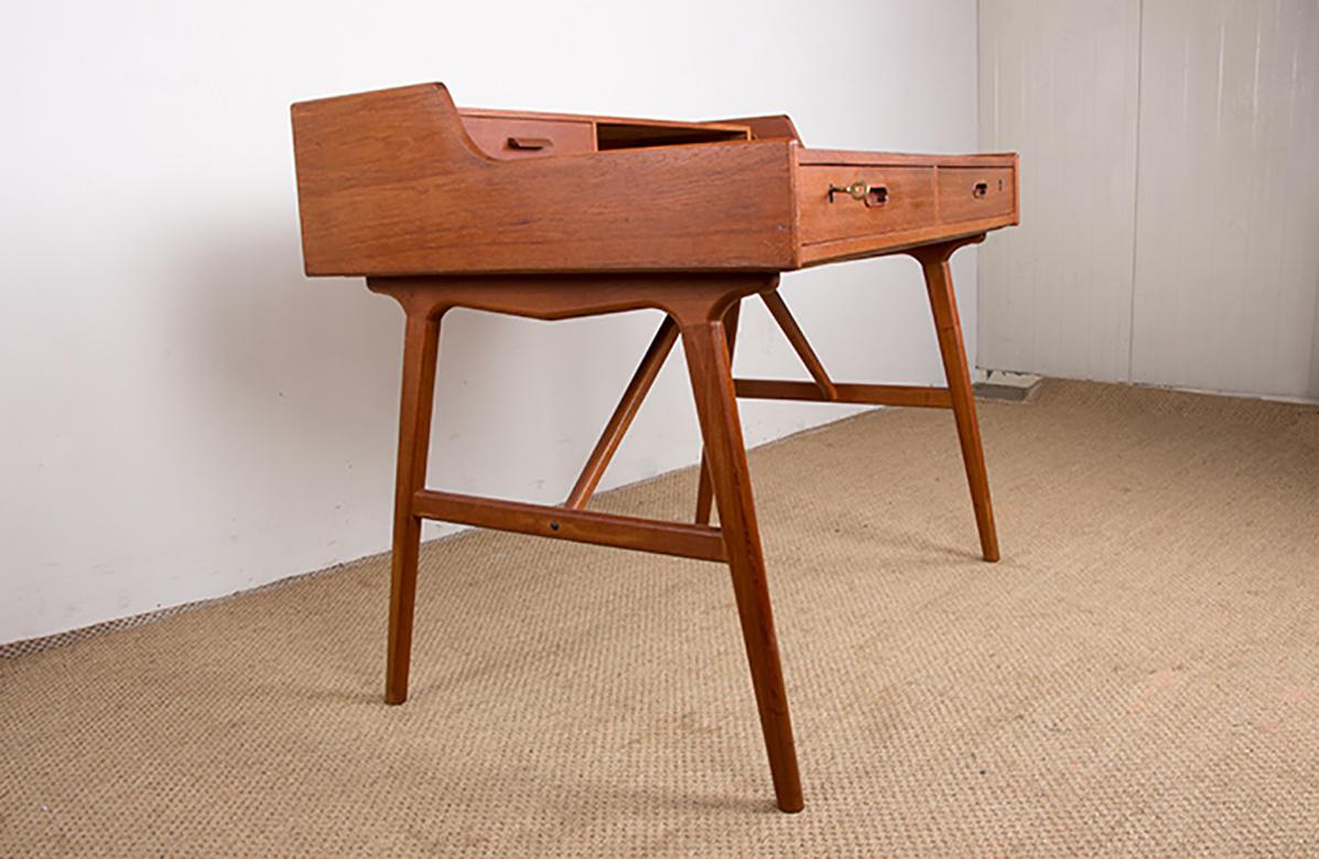 Scrivania danese in teak, modello 56, di Arne Wahl Iversen per Vinde Mobelfabrik 1960. in vendita 10
