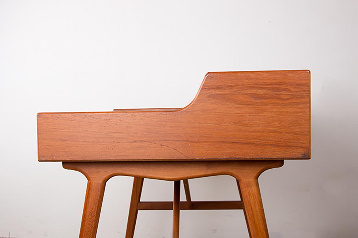 Scrivania danese in teak, modello 56, di Arne Wahl Iversen per Vinde Mobelfabrik 1960. in vendita 12