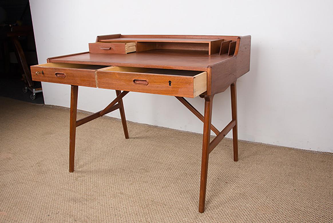 Scrivania danese in teak, modello 56, di Arne Wahl Iversen per Vinde Mobelfabrik 1960. in vendita 2