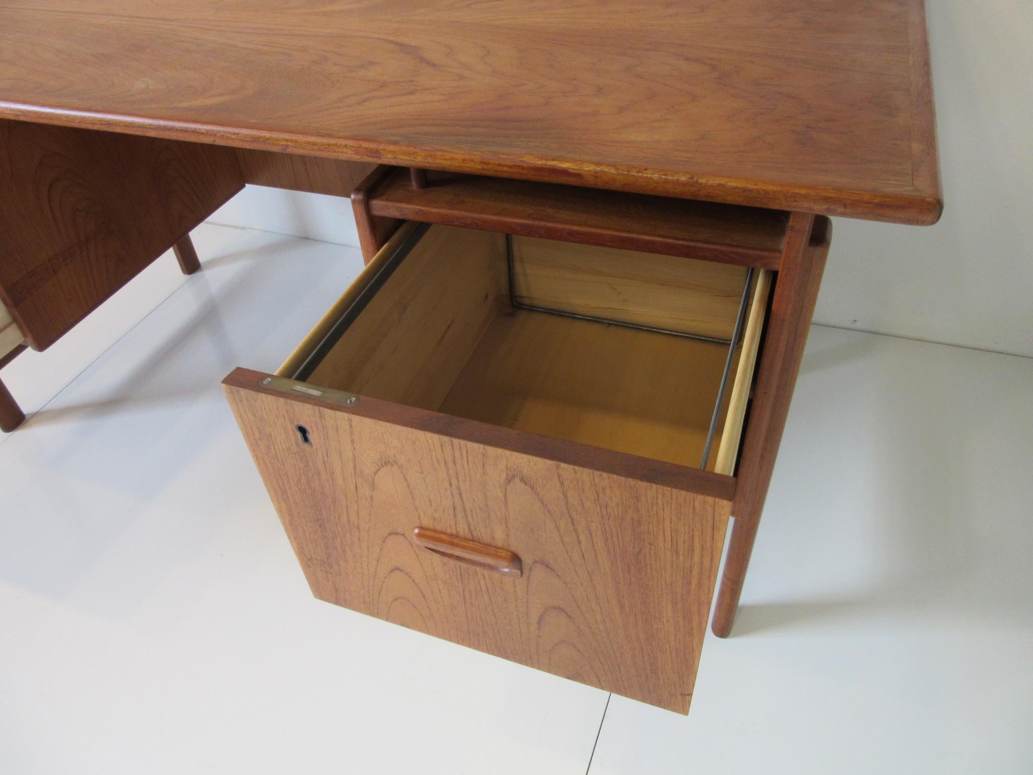 Danish Teak Desk with Bookcase in the Style of Vodder & Kai Kristiansen 3