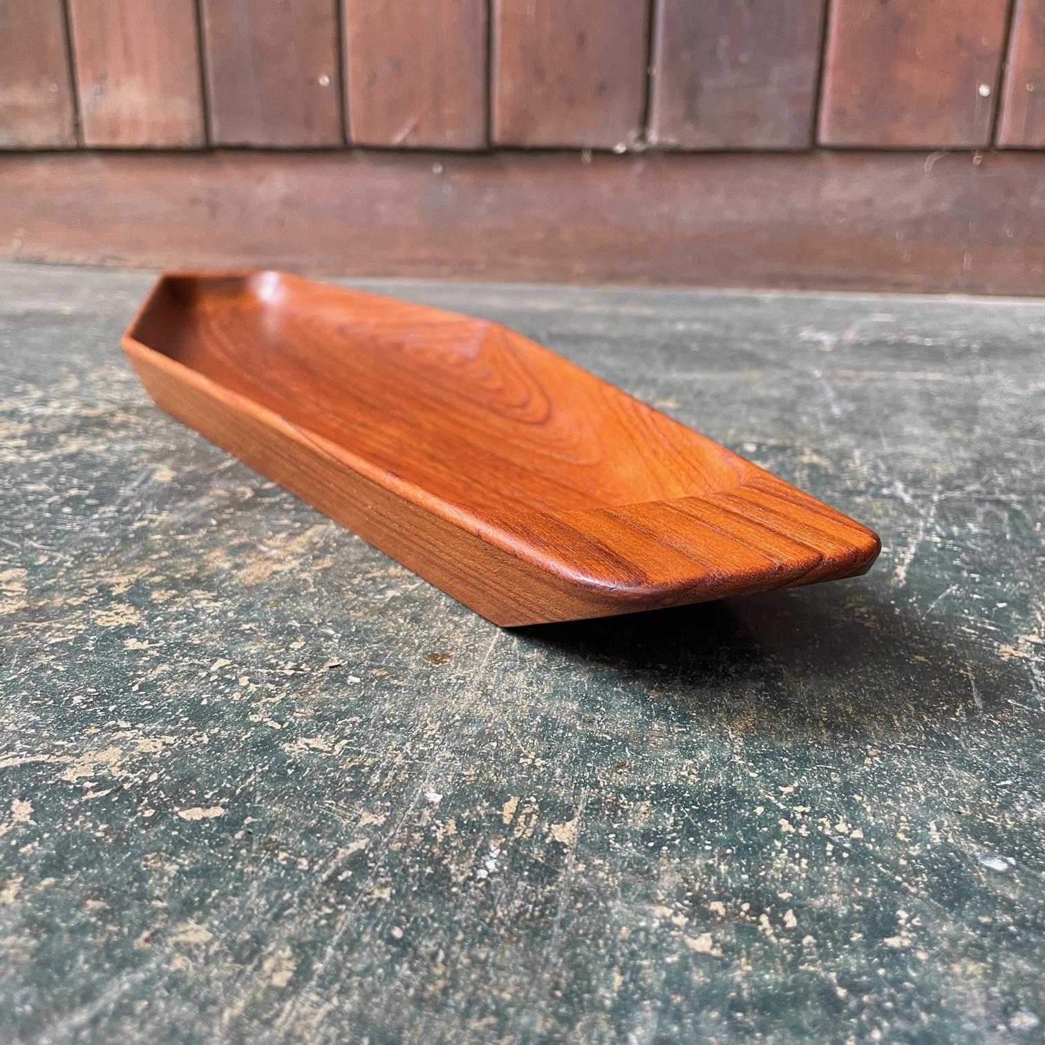 Oiled Danish Teak Diamond Hor d'oeuvres Tray Centerpiece Cheese Sushi Geometric Dish For Sale