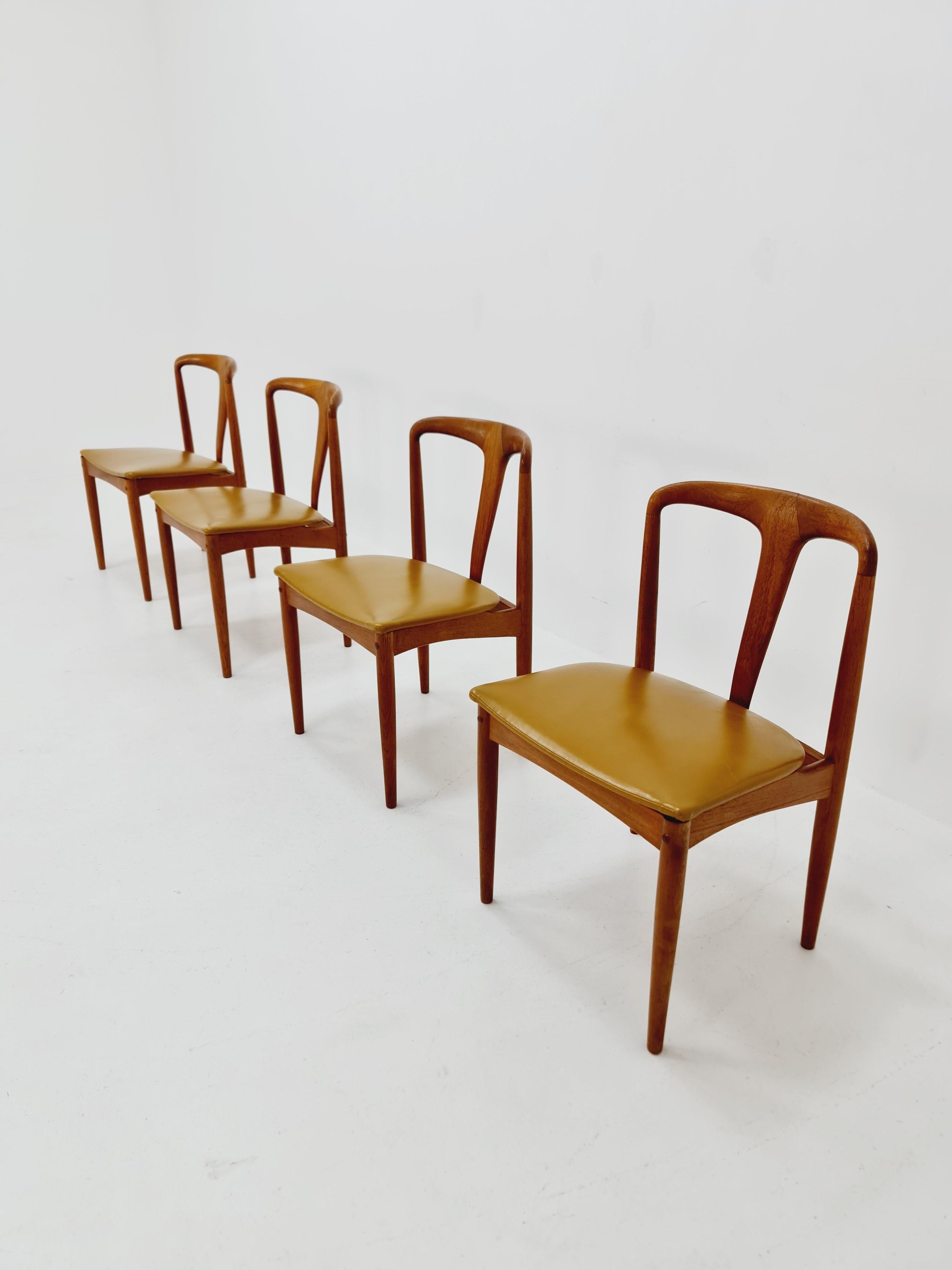 Chaise de salle à manger danoise en teck de Johannes Andersen pour Uldum Mobelfabrik 1960 en vente 5