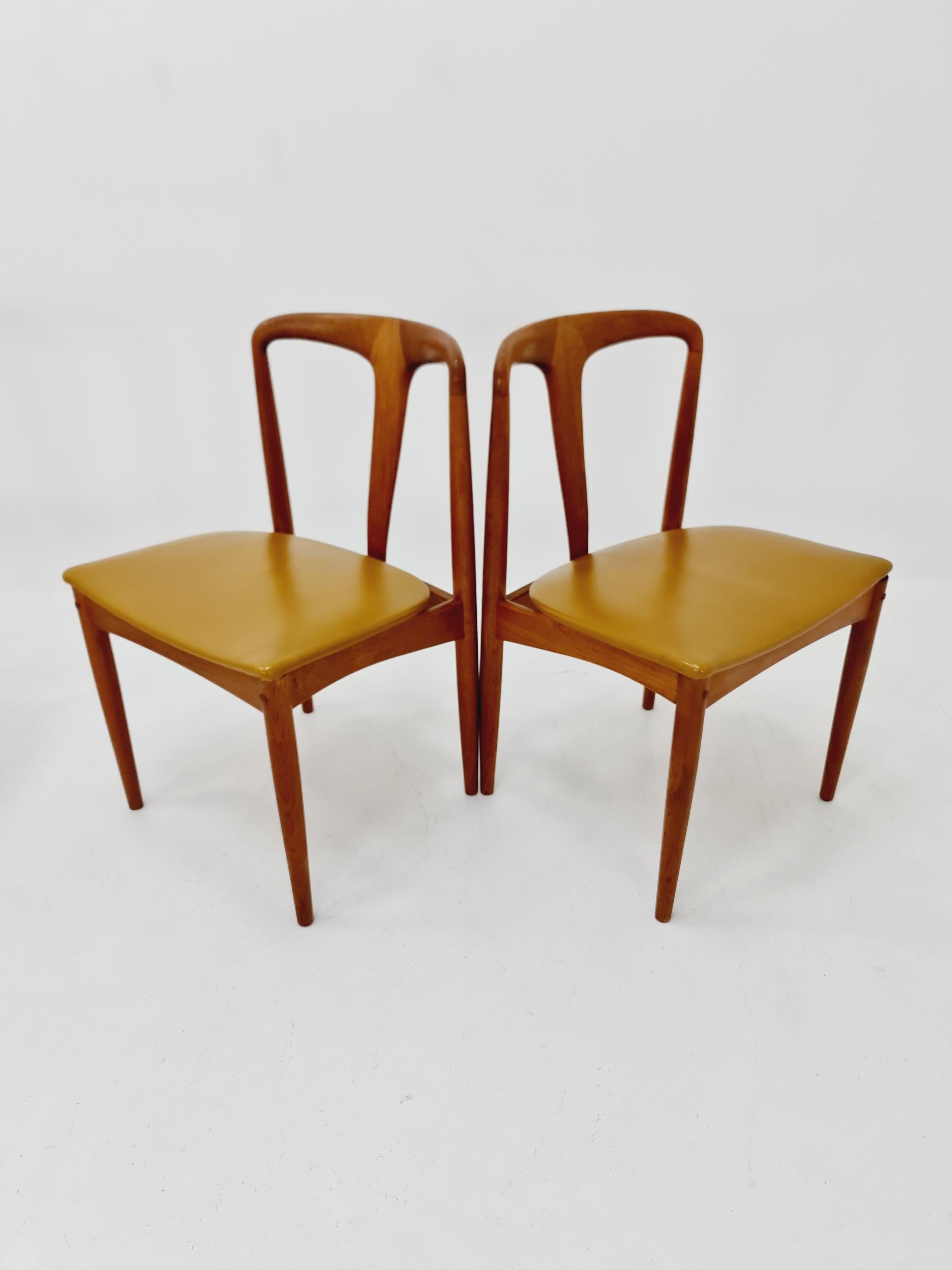 Chaise de salle à manger danoise en teck de Johannes Andersen pour Uldum Mobelfabrik 1960 en vente 9