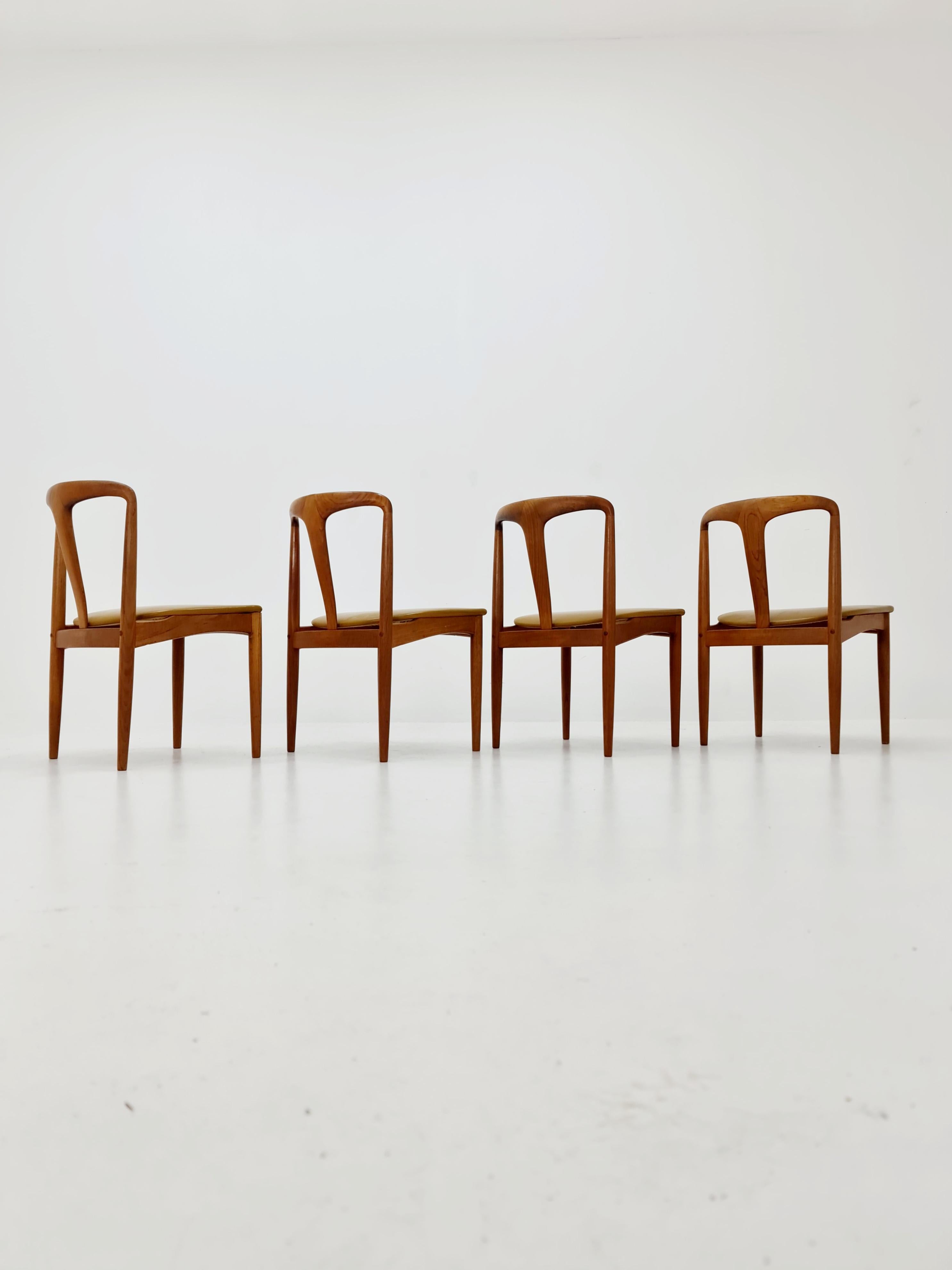Danish teak dining chair by Johannes Andersen for Uldum Mobelfabrik 1960 For Sale 12
