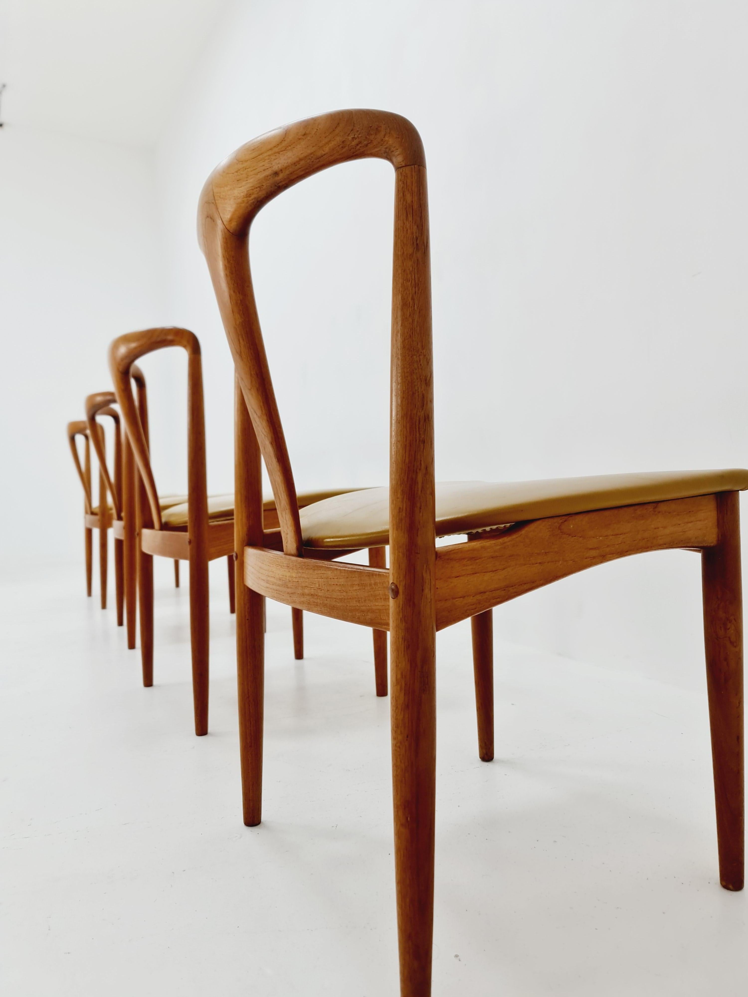Teak Danish teak dining chair by Johannes Andersen for Uldum Mobelfabrik 1960 For Sale