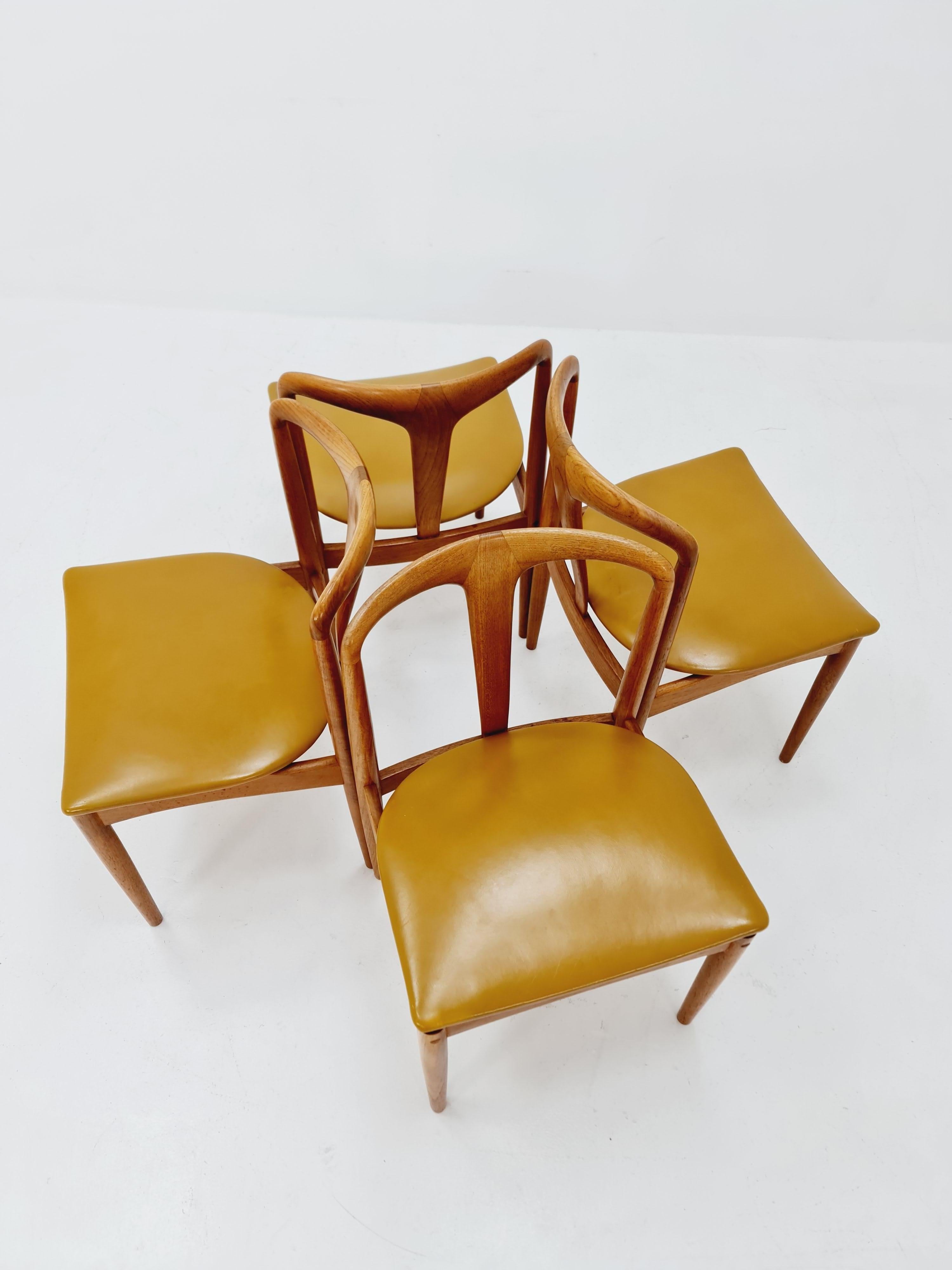 Chaise de salle à manger danoise en teck de Johannes Andersen pour Uldum Mobelfabrik 1960 en vente 2