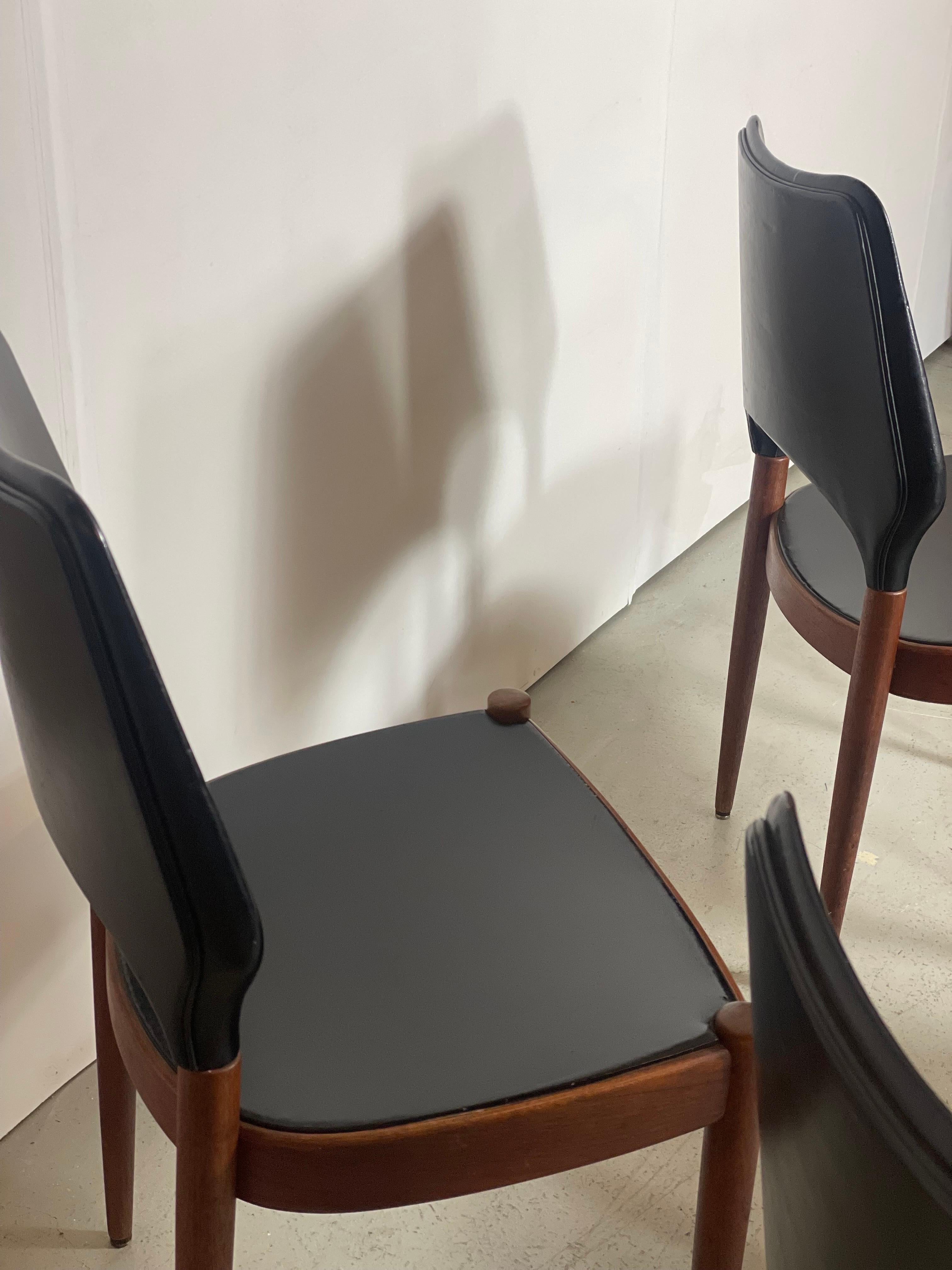Danish Teak Dining Chairs by Arne Hovmand Olsen for Mogens Kold In Good Condition For Sale In St-Brais, JU