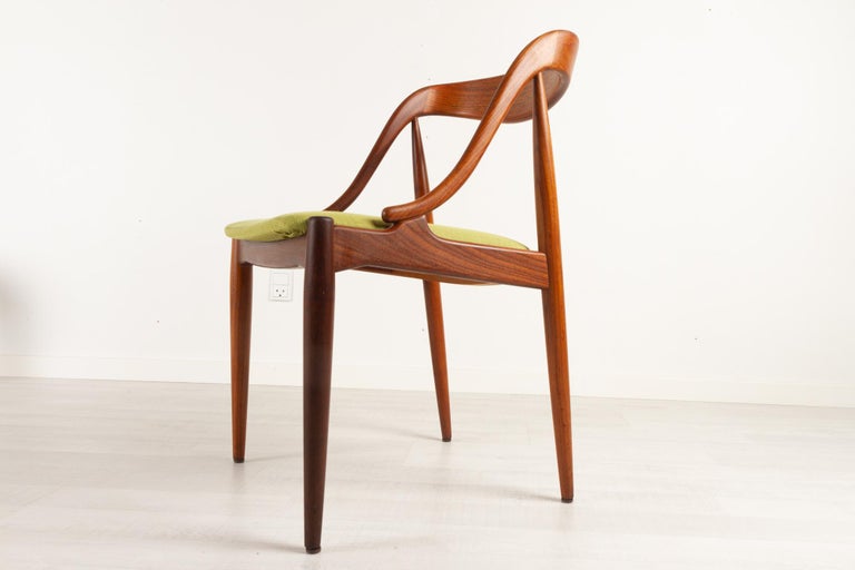 Danish Teak Dining Chairs by Johannes Andersen 1960s, Set of 4 For Sale 5