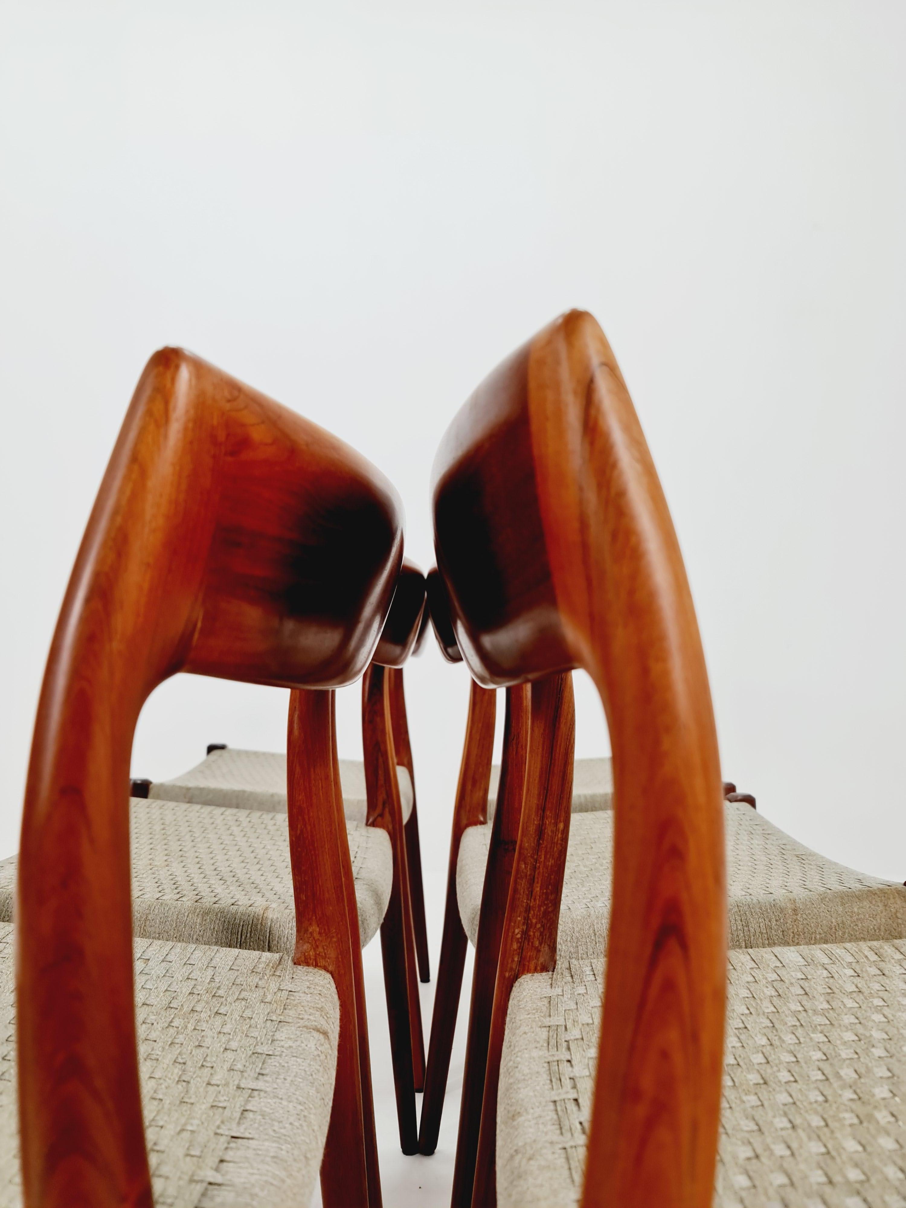 Sedie da pranzo danesi in teak di Niels O. Moller , modello 7 , set di 6 , anni '60 in vendita 4
