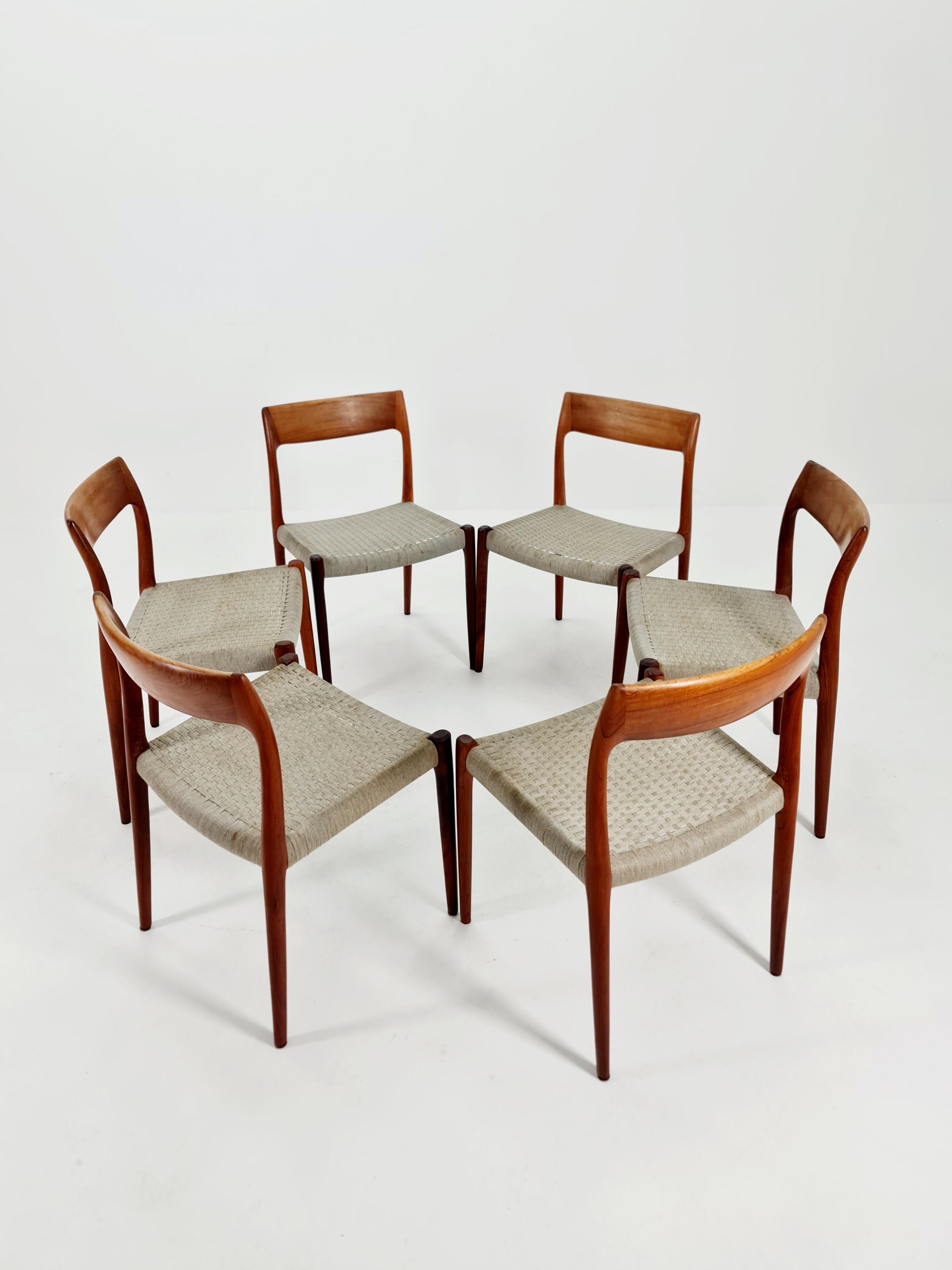 Sedie da pranzo danesi in teak di Niels O. Moller , modello 7 , set di 6 , anni '60 in vendita 6
