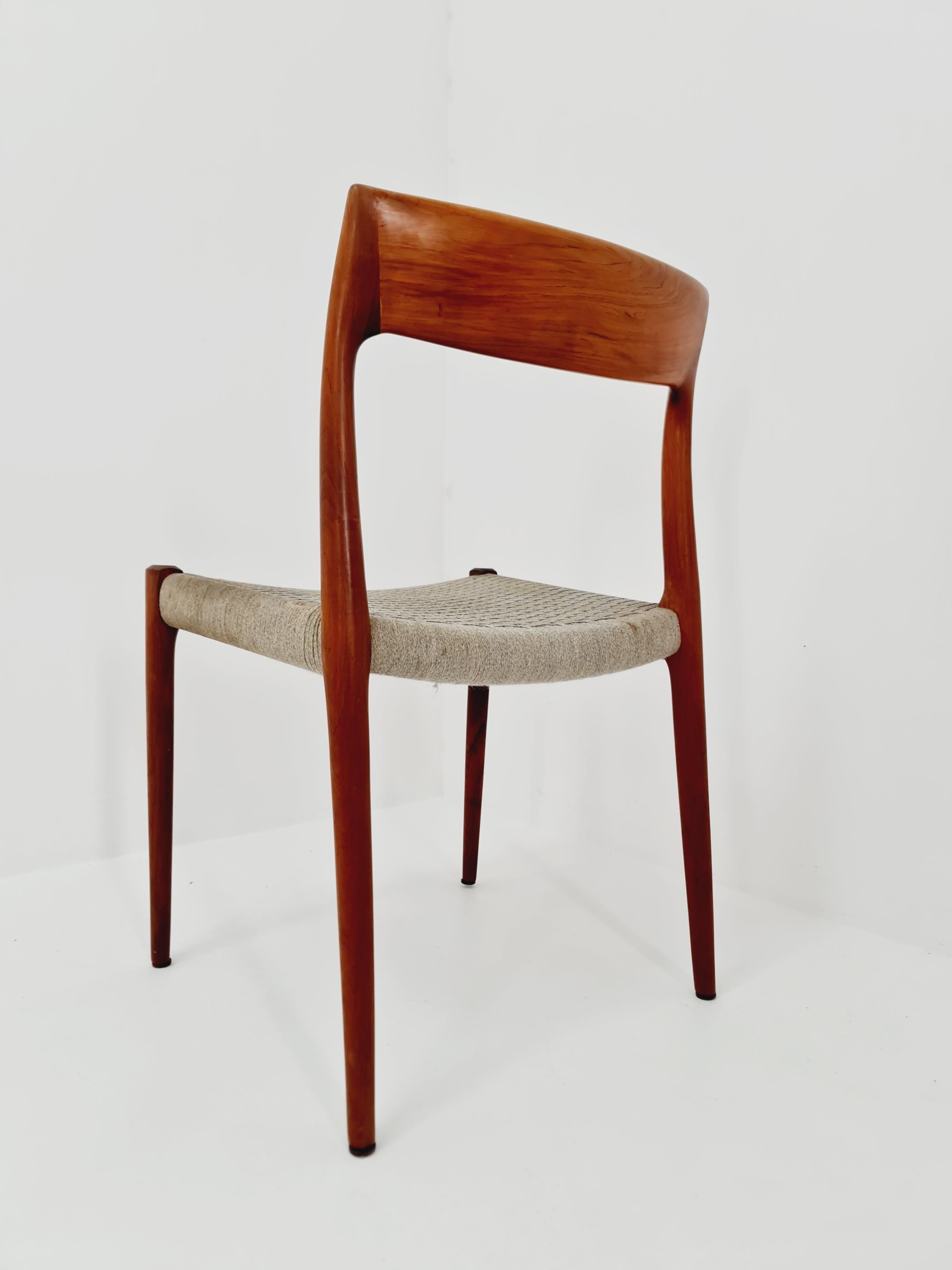 Sedie da pranzo danesi in teak di Niels O. Moller , modello 7 , set di 6 , anni '60 in vendita 1
