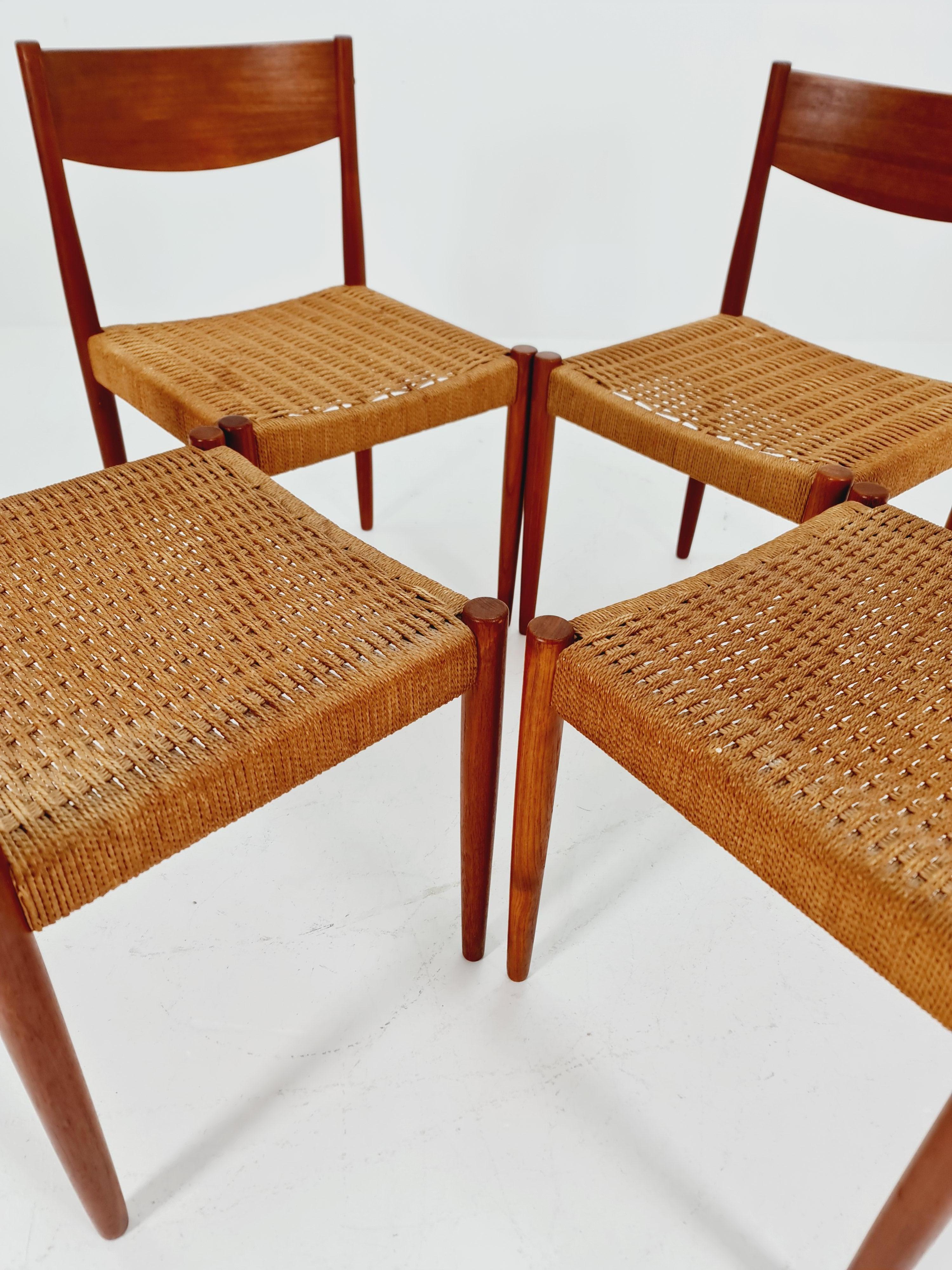 Sedie da pranzo danesi in teak di Poul Volther per Frem Rojle Frem 1960, set di 4 pezzi in vendita 3