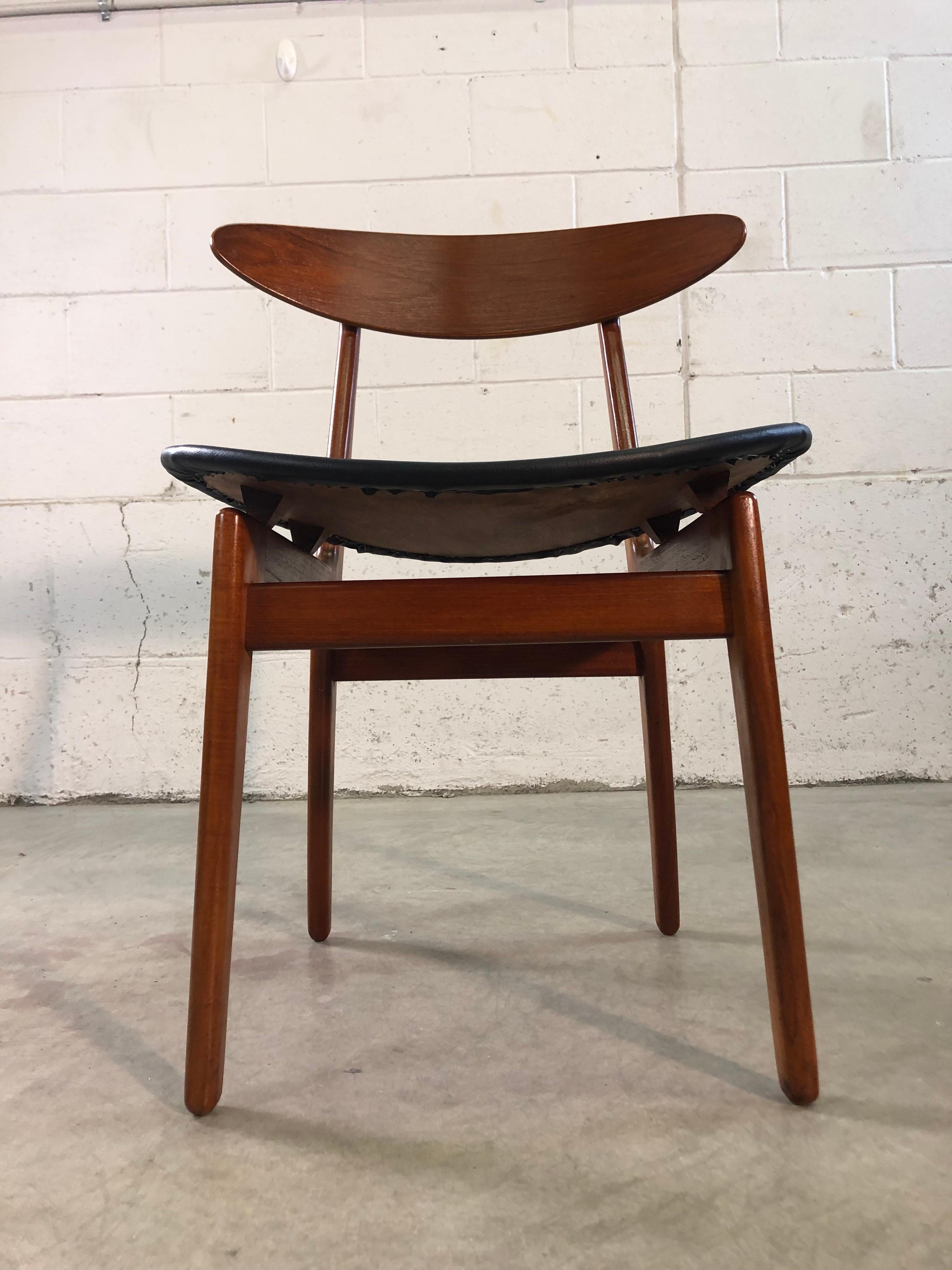 Sedie da pranzo danesi in teak modello 402 di Vilhelm Wohlert per Soborg, set di 8 pezzi in vendita 3