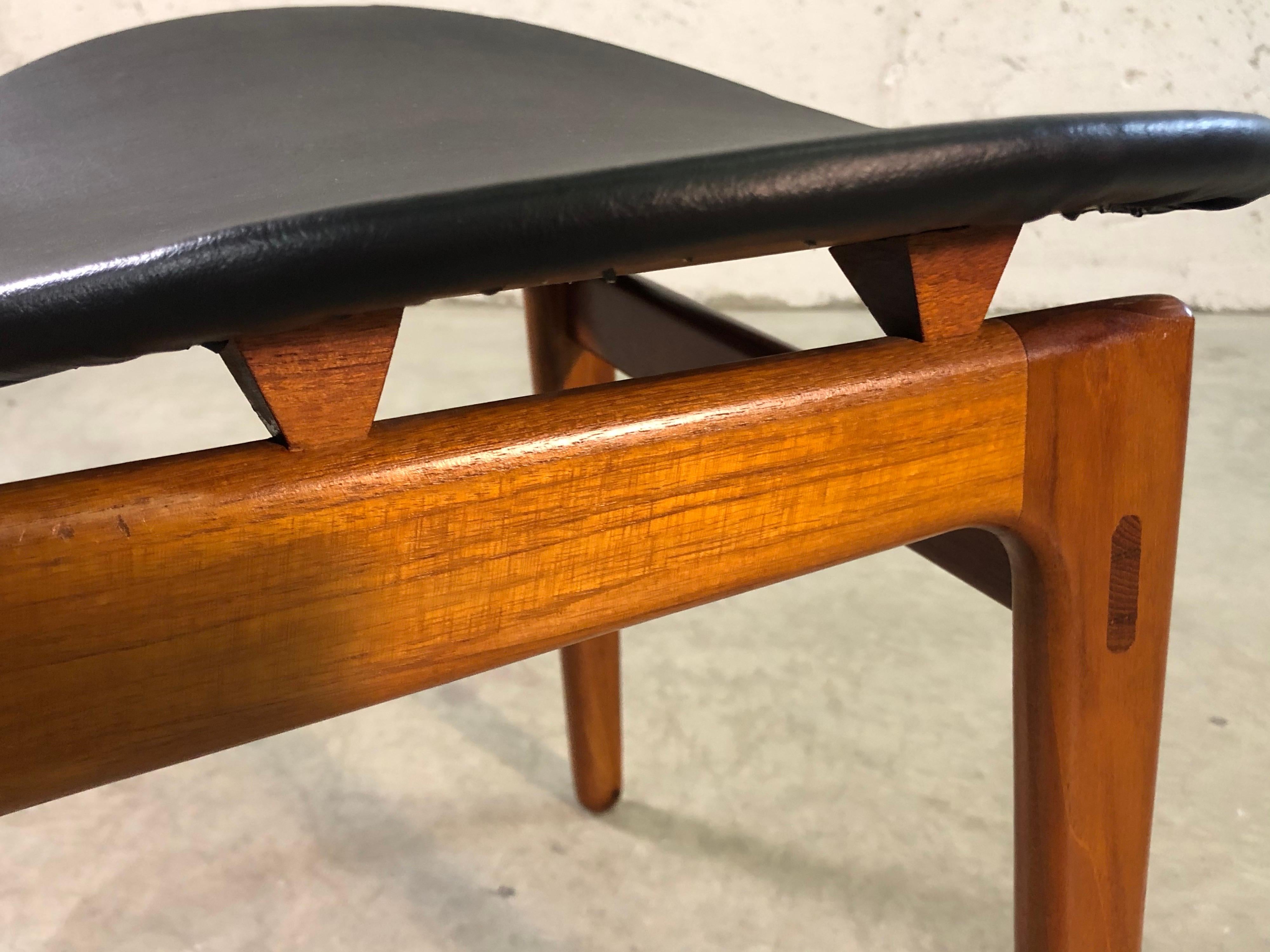 Sedie da pranzo danesi in teak modello 402 di Vilhelm Wohlert per Soborg, set di 8 pezzi in vendita 4