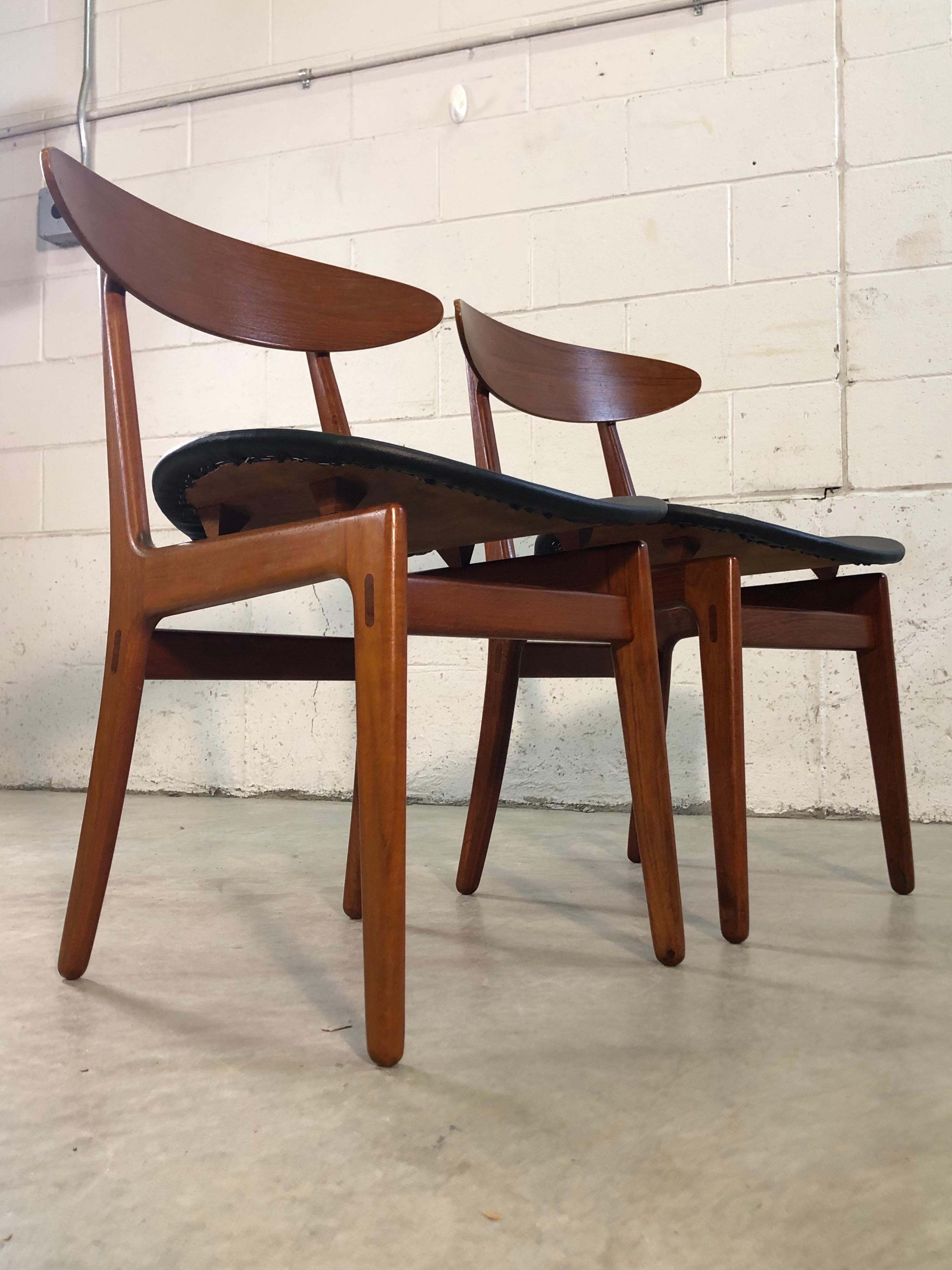 Sedie da pranzo danesi in teak modello 402 di Vilhelm Wohlert per Soborg, set di 8 pezzi in vendita 7
