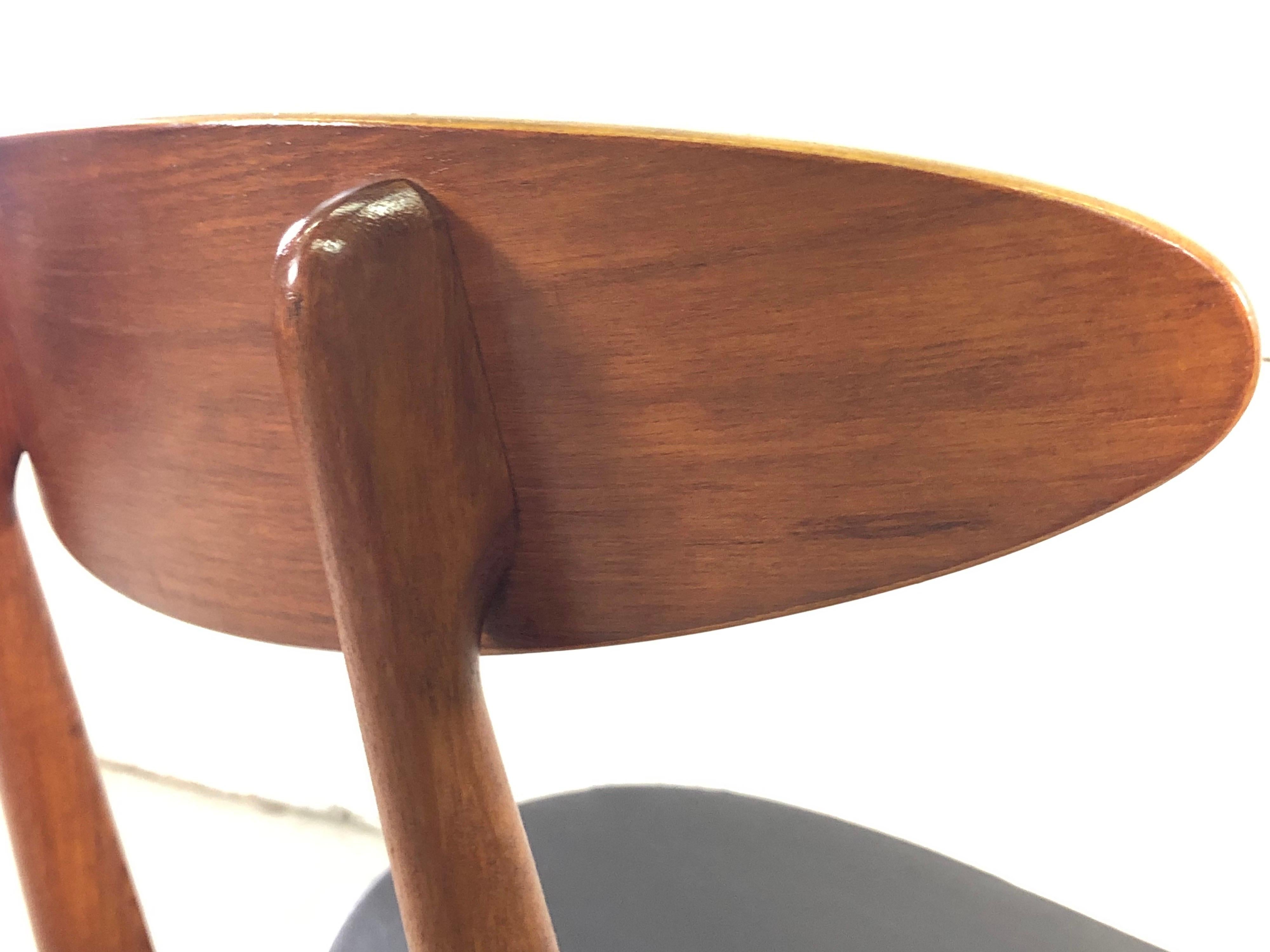 XX secolo Sedie da pranzo danesi in teak modello 402 di Vilhelm Wohlert per Soborg, set di 8 pezzi in vendita