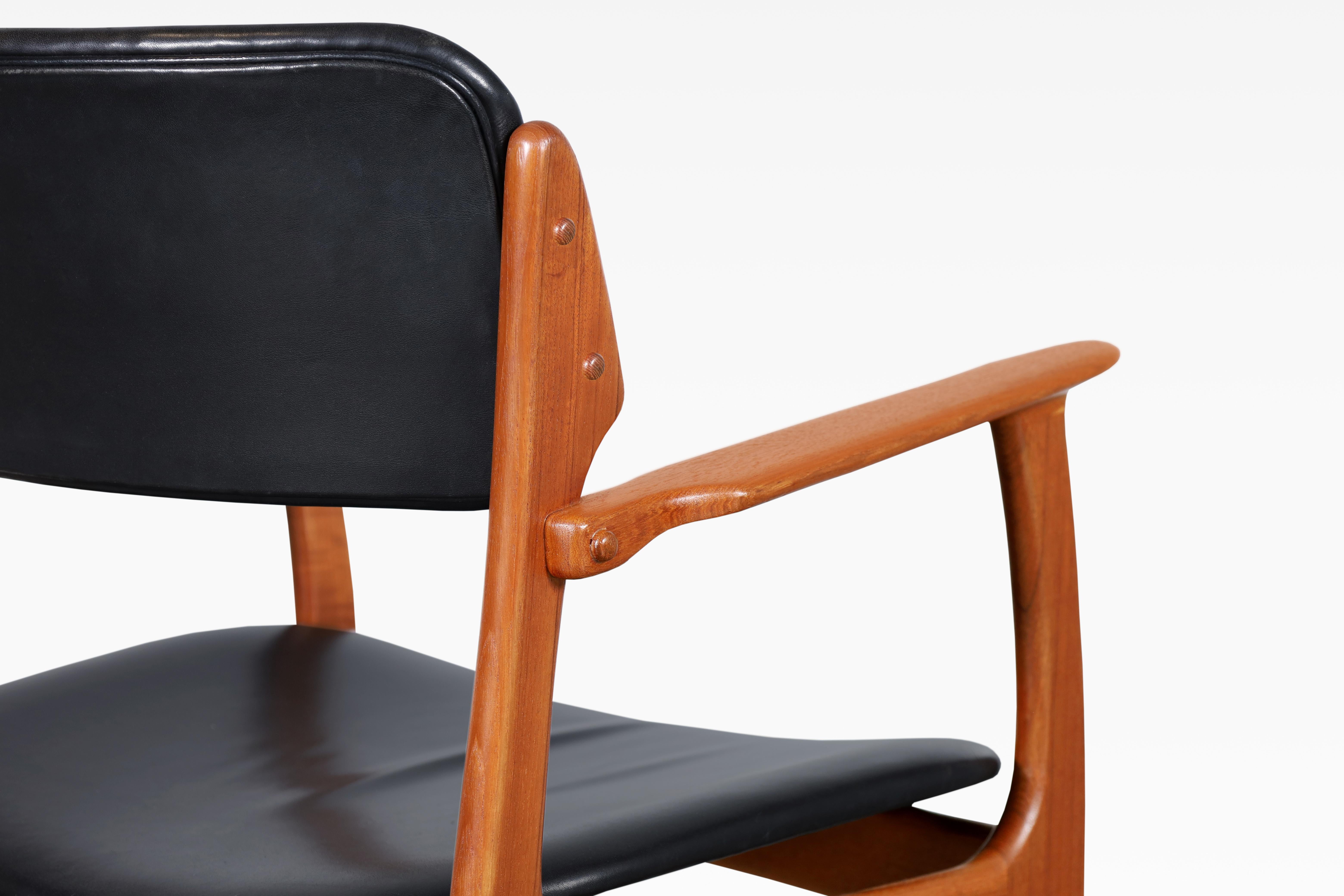 Dänische Esszimmerstühle aus Teakholz Modell OD-49 von Erik Buch für Oddense Maskinsnedkeri im Angebot 7