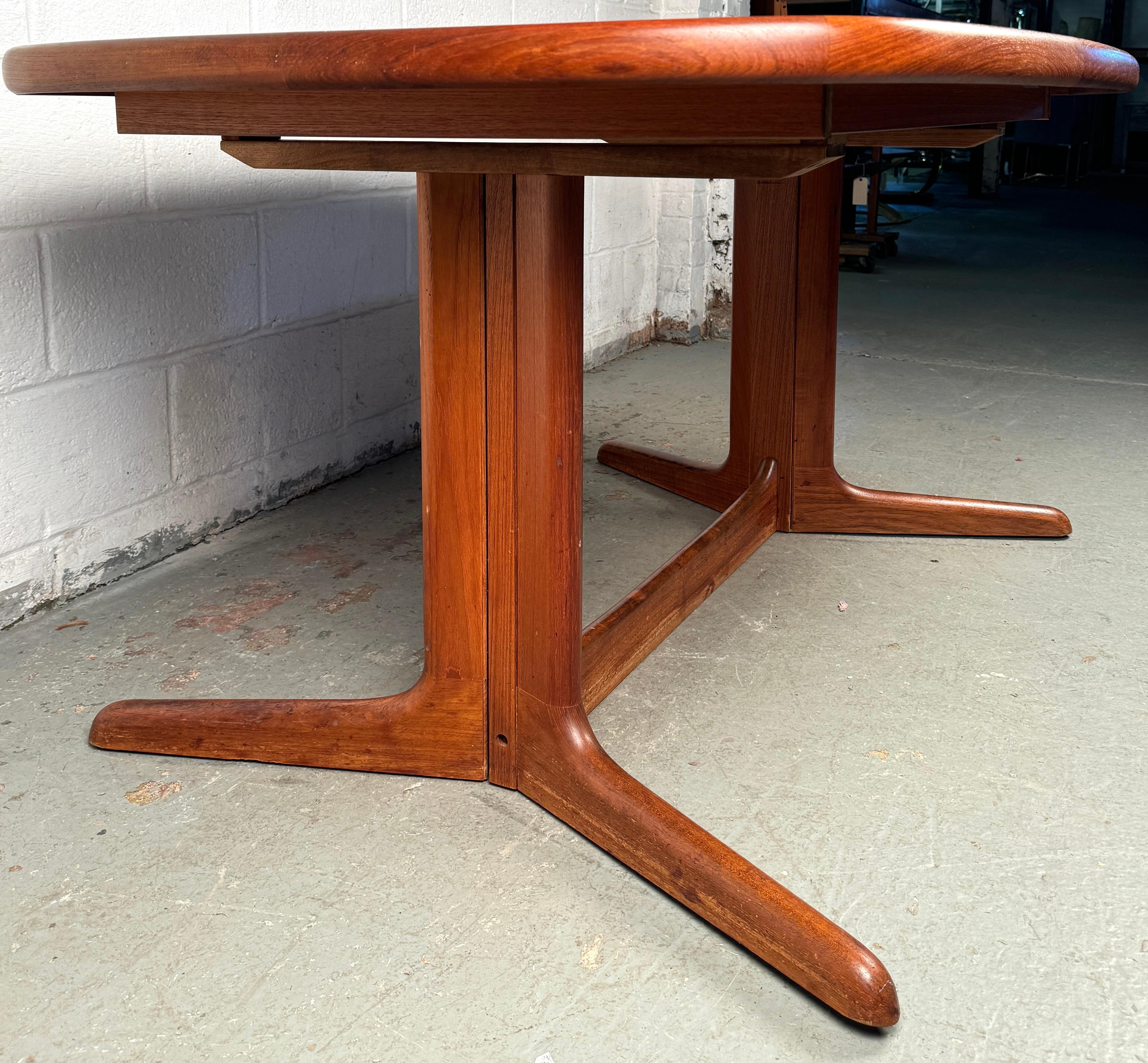 Danish Teak Dining Room Table By Rasmus (20. Jahrhundert) im Angebot