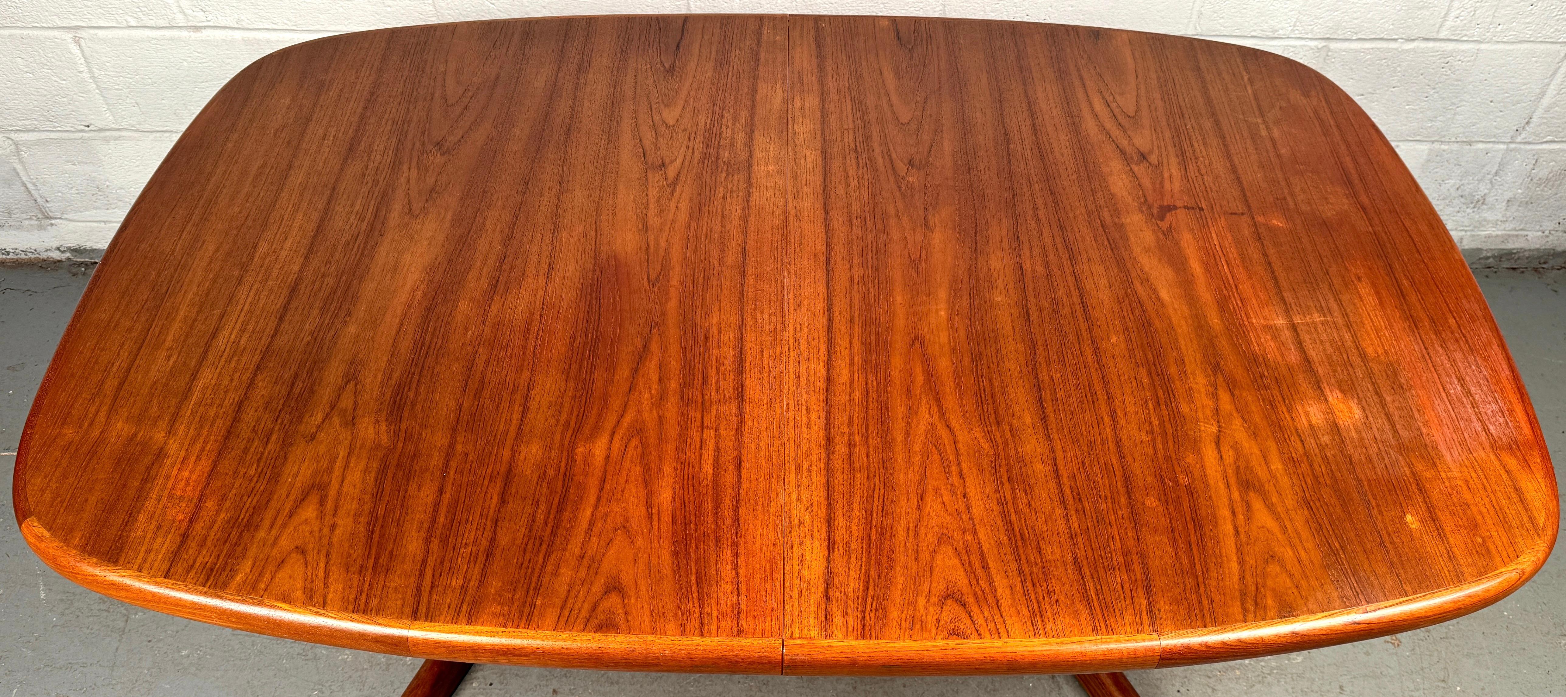 Danish Teak Dining Room Table By Rasmus (Teakholz) im Angebot