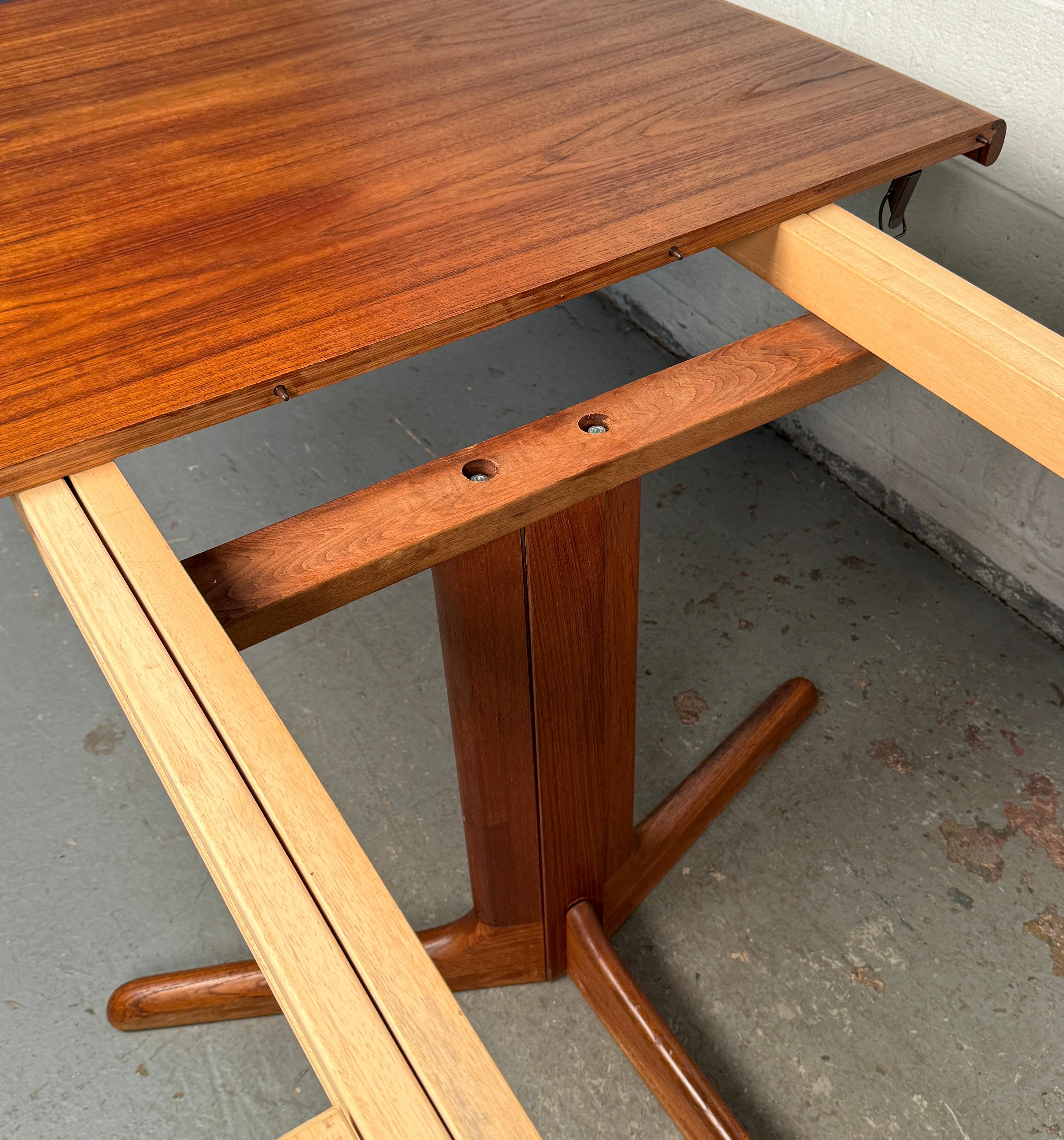 Danish Teak Dining Room Table By Rasmus im Angebot 3