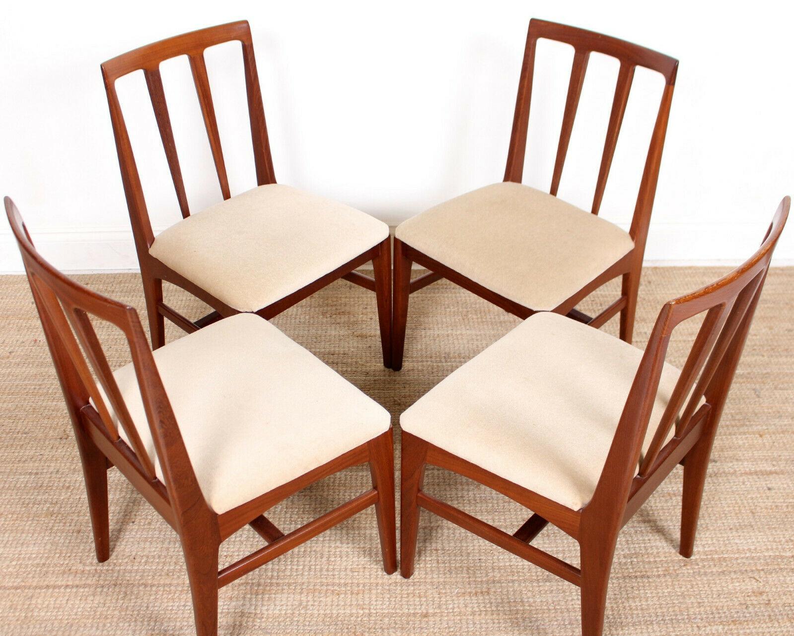Danish Teak Dining Table and Chairs Mid-Century Modern 4 Chairs In Good Condition In Newcastle upon Tyne, GB