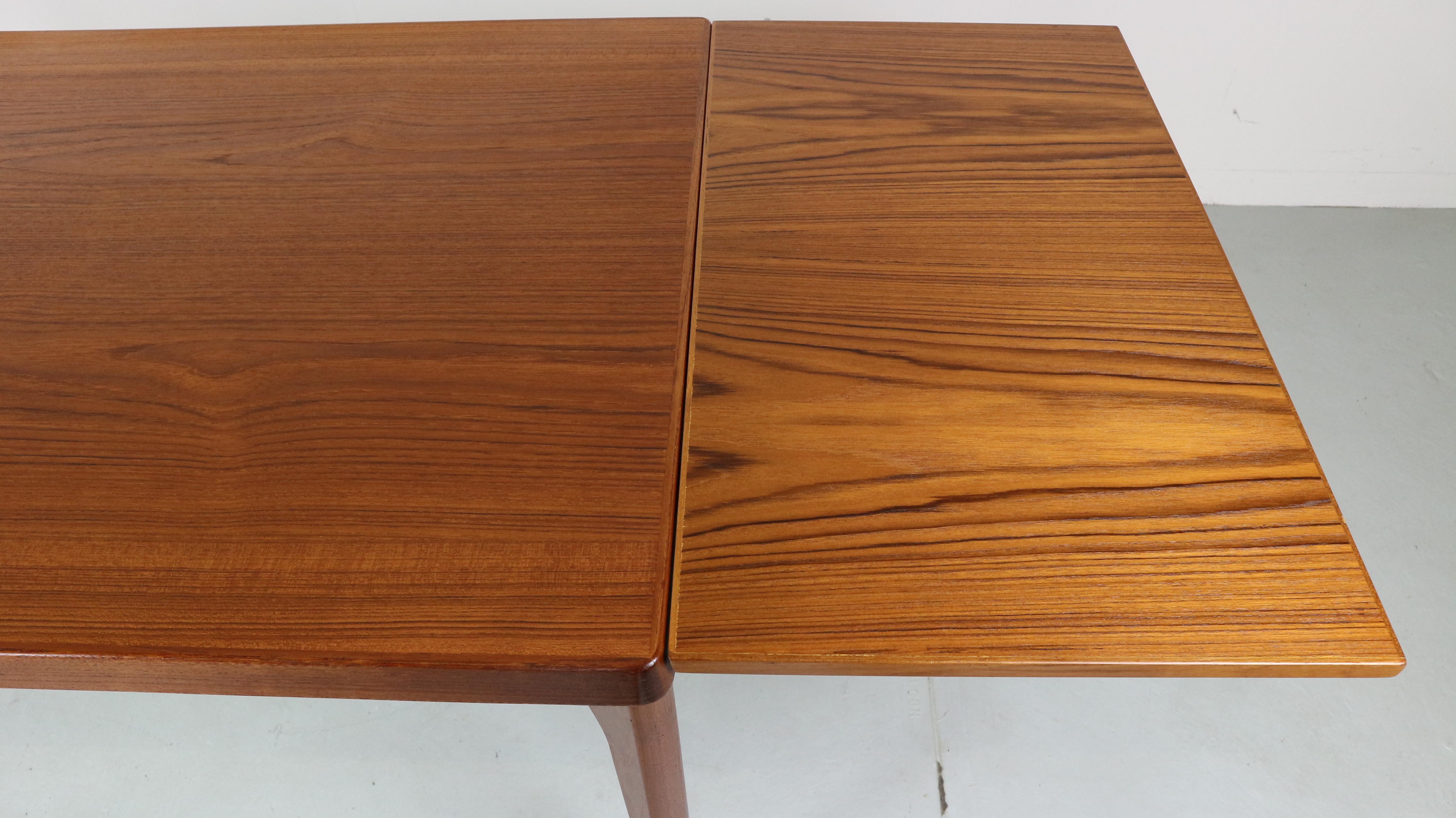 Danish Teak Dining Table by Henning Kaerjnulf for Vejle Stole In Good Condition In The Hague, NL