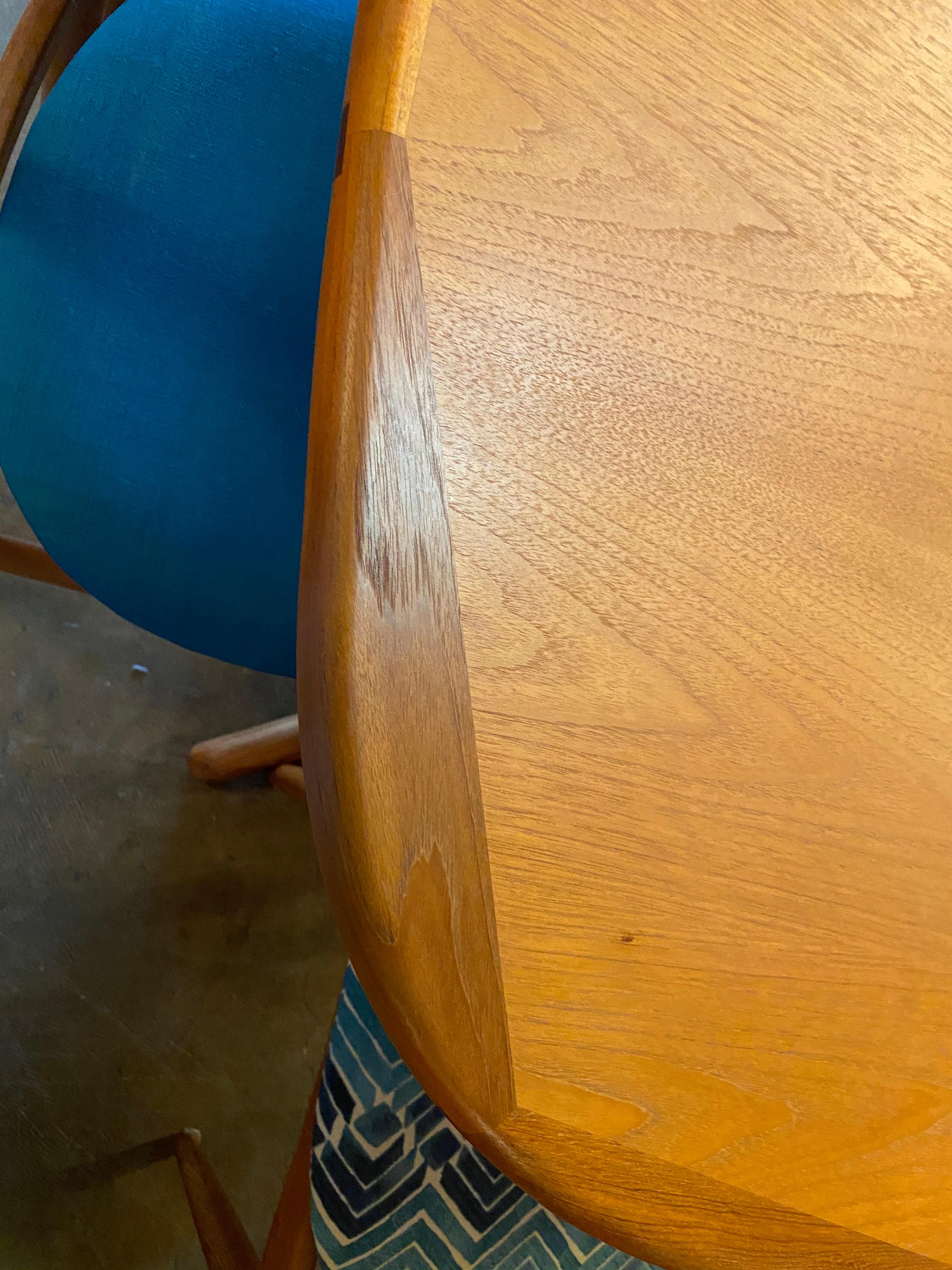Danish Teak Dining Table with Two Leaves 5