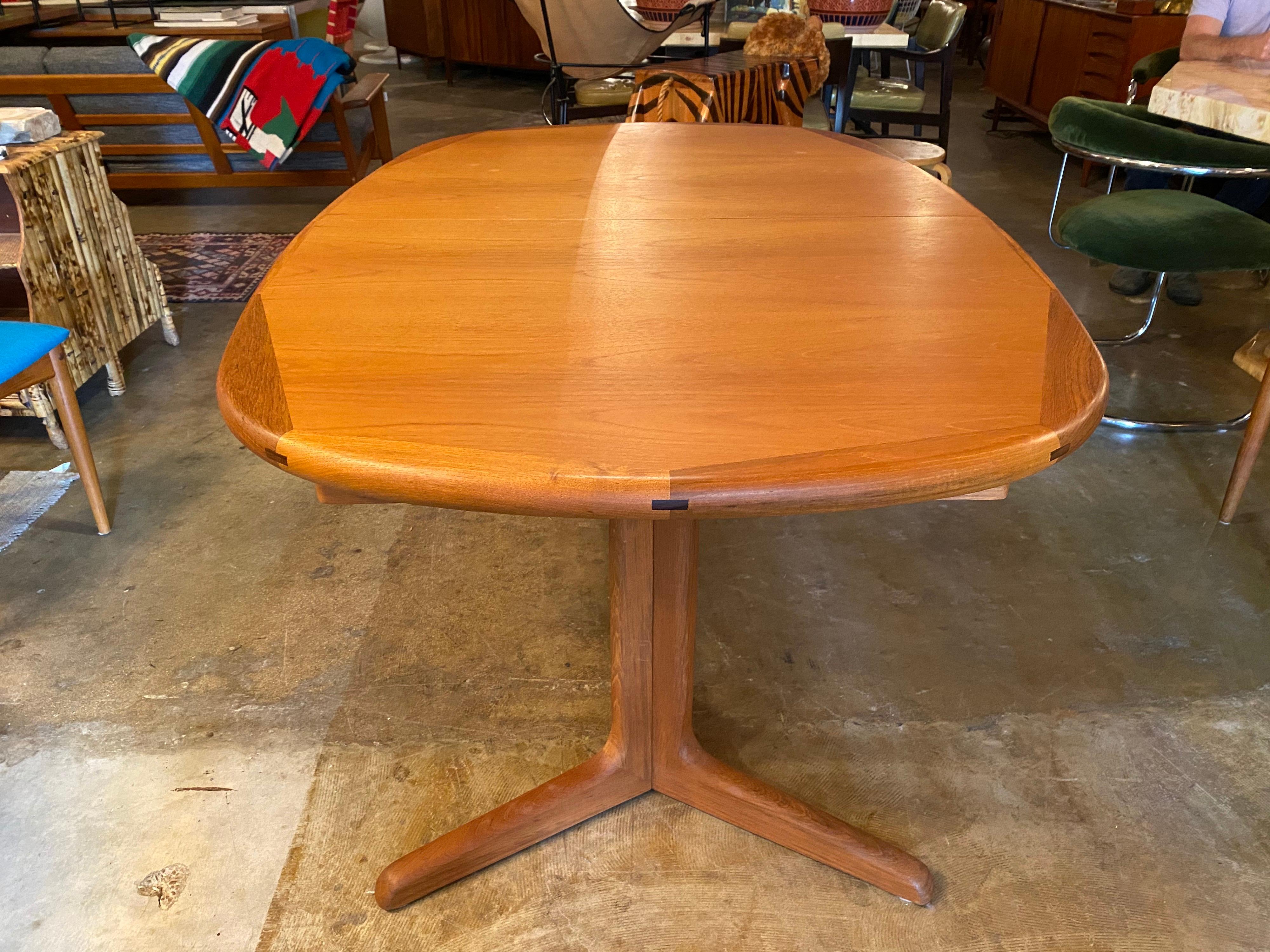 Danish Teak Dining Table with Two Leaves 7