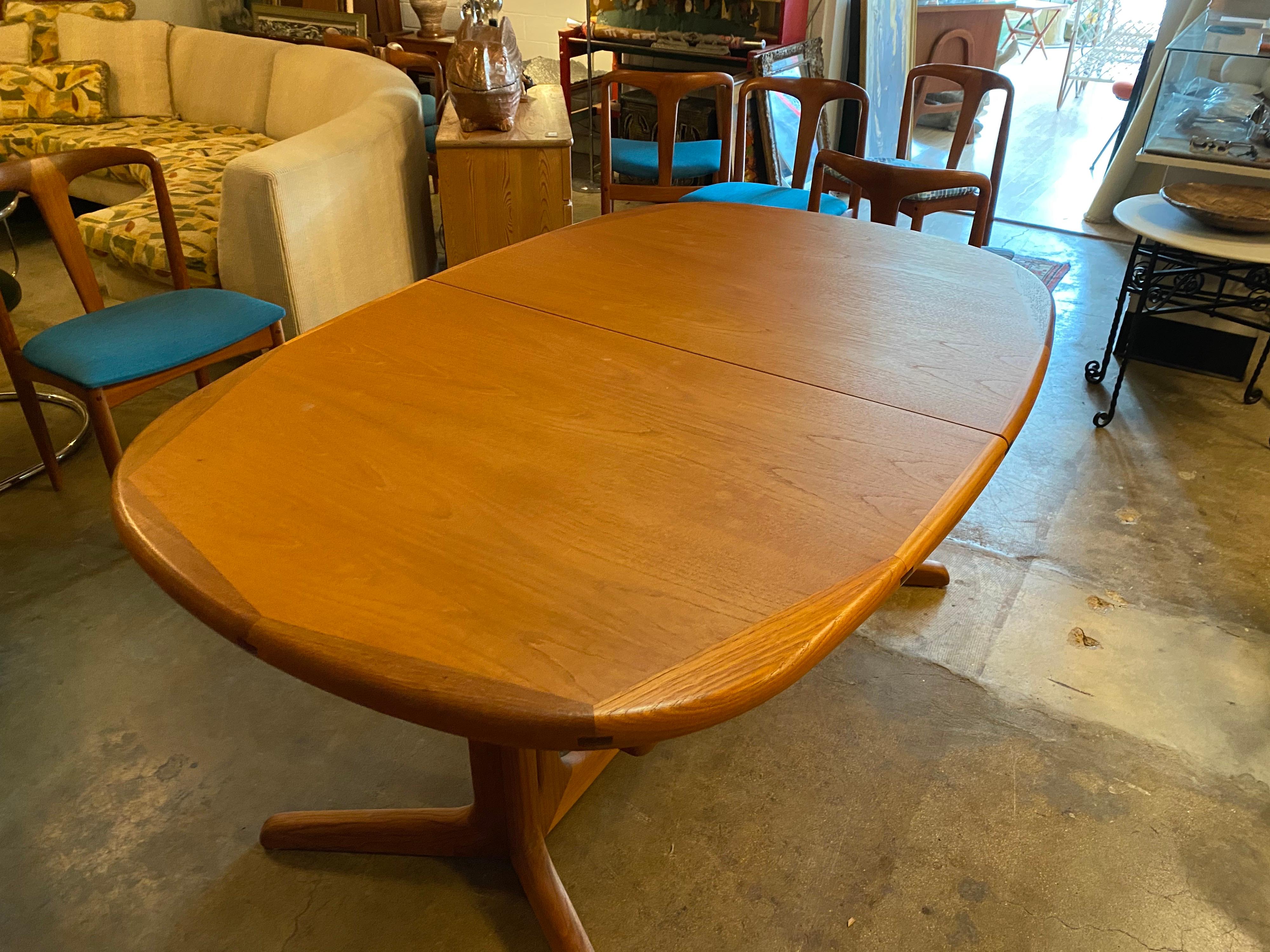 Danish Teak Dining Table with Two Leaves 2