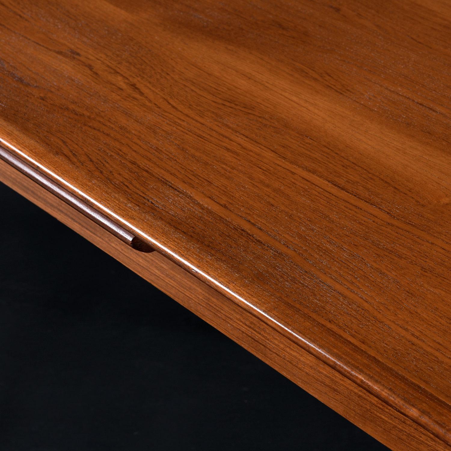 Tavolo da pranzo allungabile in teak danese con ante a cassetto 2