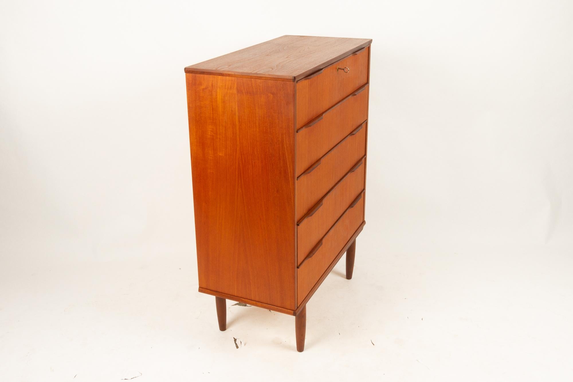 Danish Teak Dresser, 1960s In Good Condition In Asaa, DK