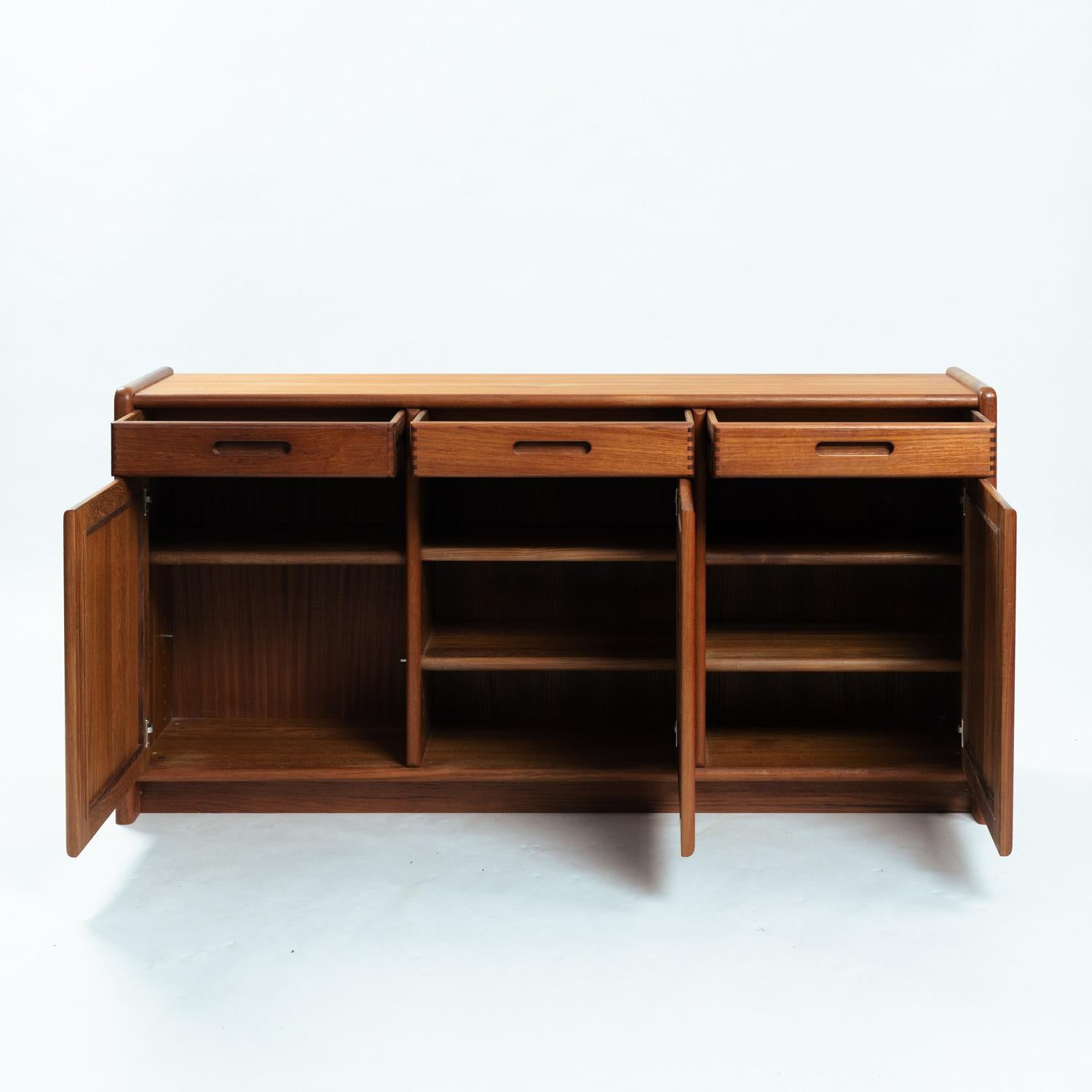 Danish teak Dyrlund credenza sideboard with visible joints, drawers and doors For Sale 10