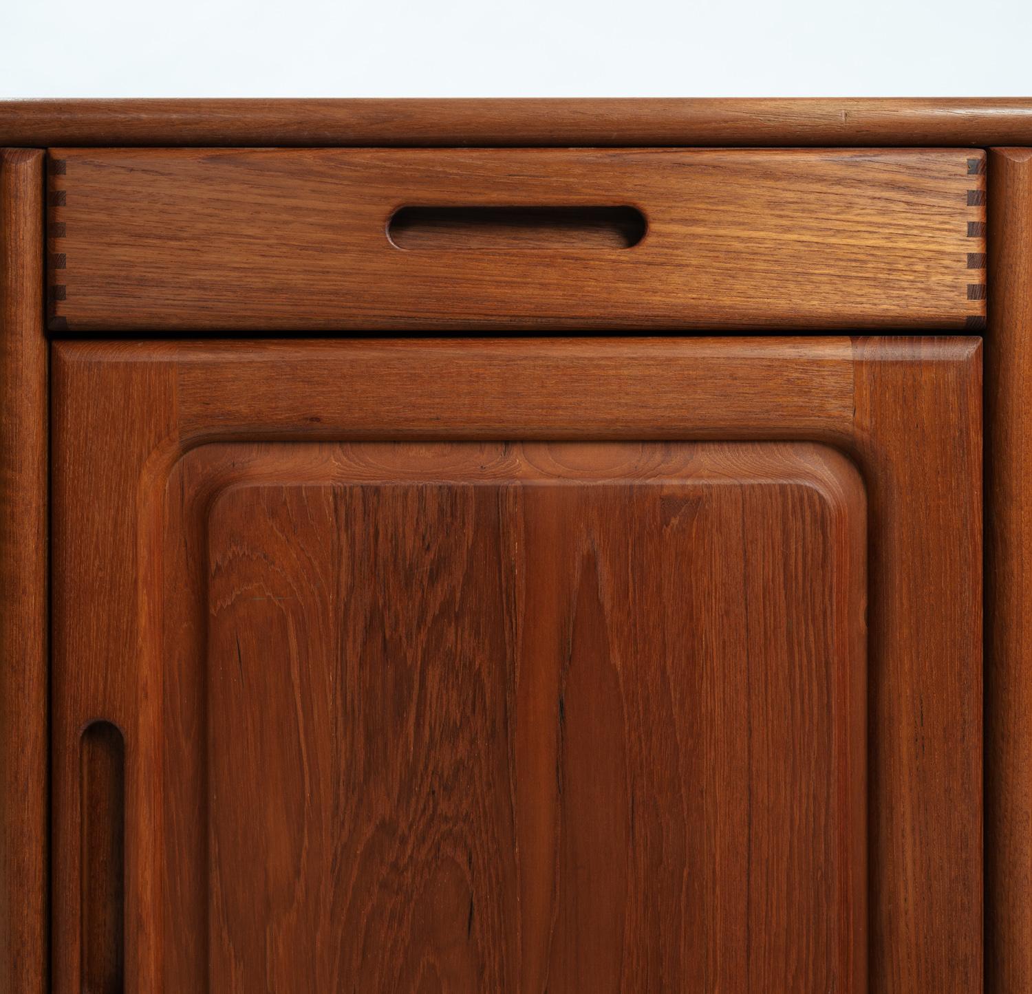 Danish teak Dyrlund credenza sideboard with visible joints, drawers and doors For Sale 2