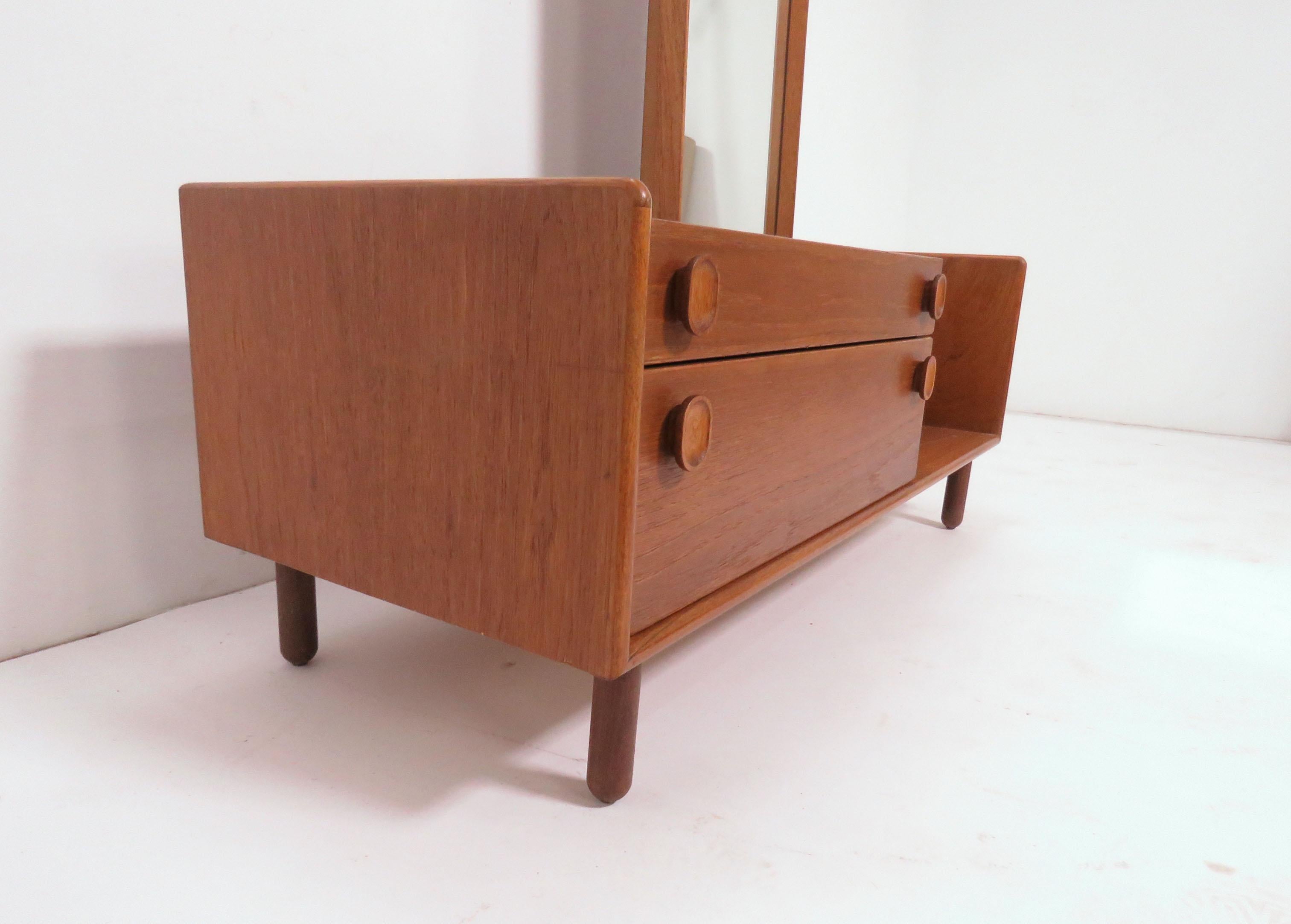 entry table and mirror